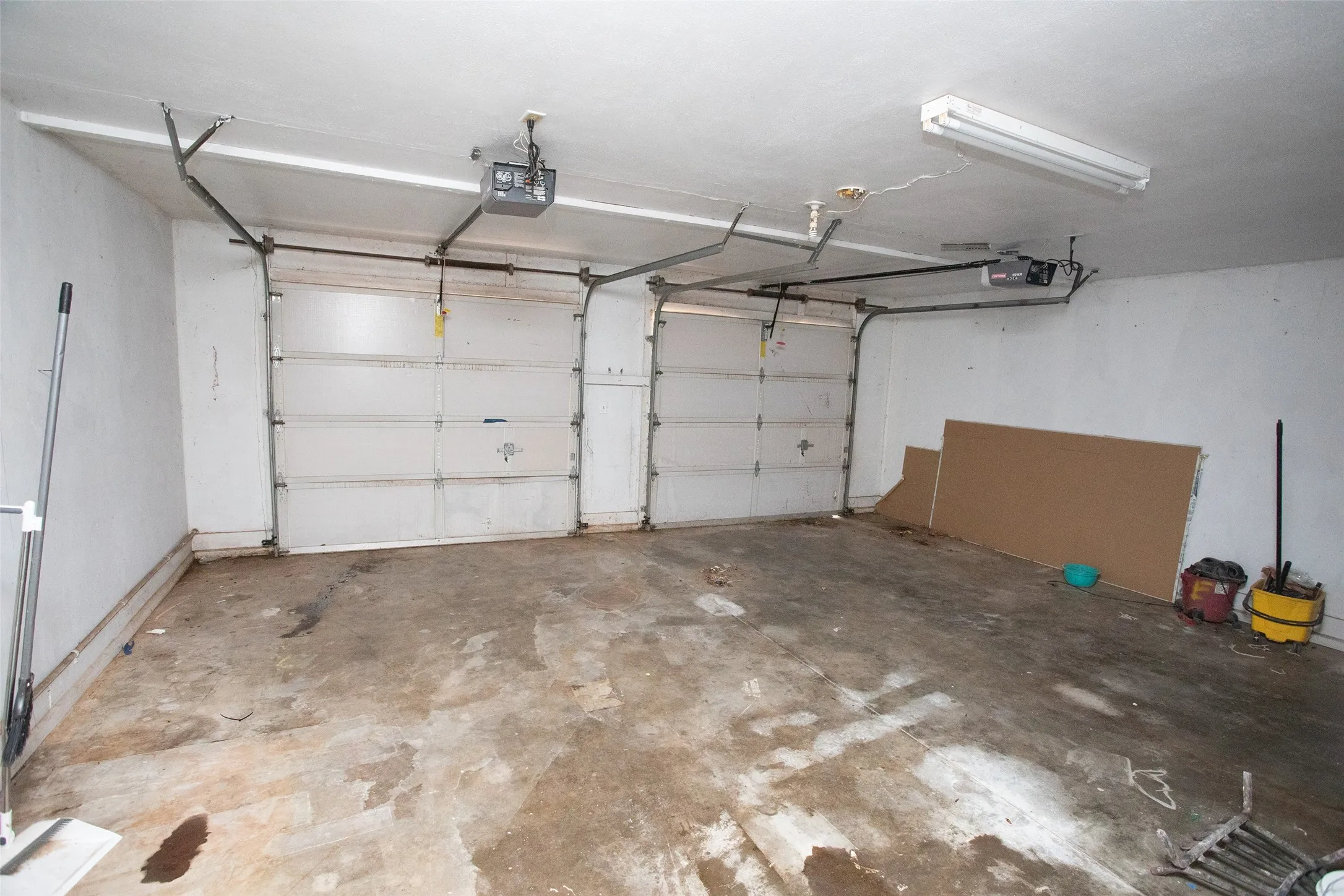 Single Family Residence For Sale in Young County , 417 Summitt Avenue, Graham, Texas 76450, 4 Bedroom, 2 Bathroom, 2 Garage spaces, 2,323 Sqft, built in 1960, Price $340,000, mls#21281438, Real Estate Agent in Graham, Homes For Sale in Young county, Homes For Sale in Graham, Realtor in Graham Texas, Real Estate Brokerage Independent Realty Texas, Luminita Cordes Realtor