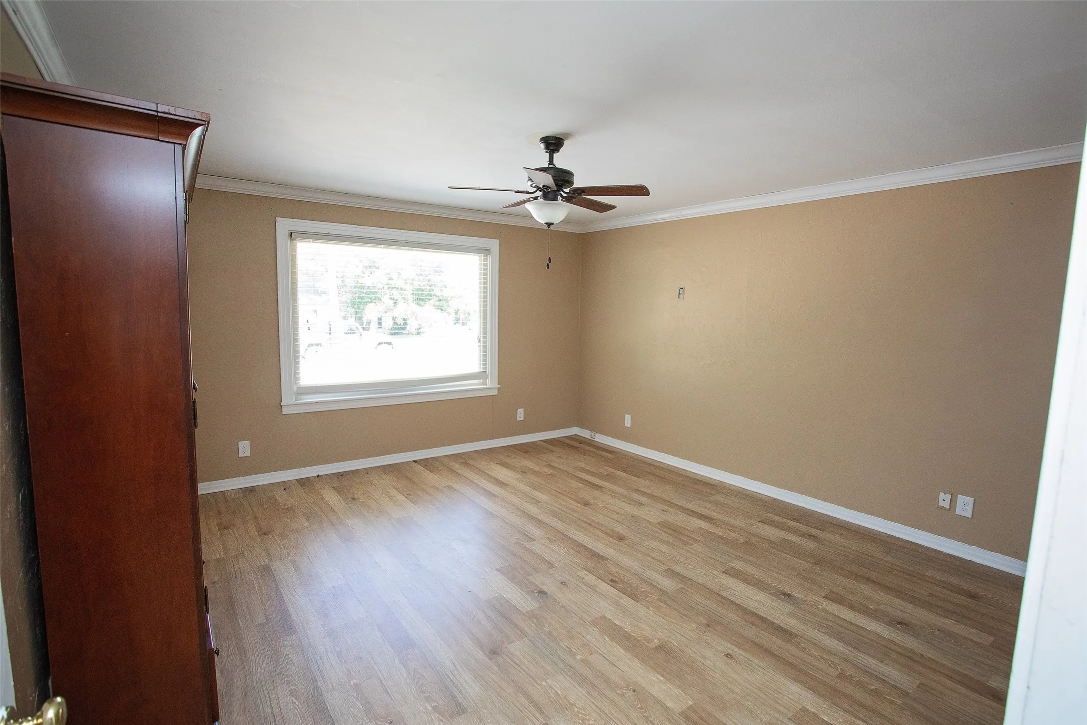 Single Family Residence For Sale in Young County , 417 Summitt Avenue, Graham, Texas 76450, 4 Bedroom, 2 Bathroom, 2 Garage spaces, 2,323 Sqft, built in 1960, Price $340,000, mls#21281438, Real Estate Agent in Graham, Homes For Sale in Young county, Homes For Sale in Graham, Realtor in Graham Texas, Real Estate Brokerage Independent Realty Texas, Luminita Cordes Realtor
