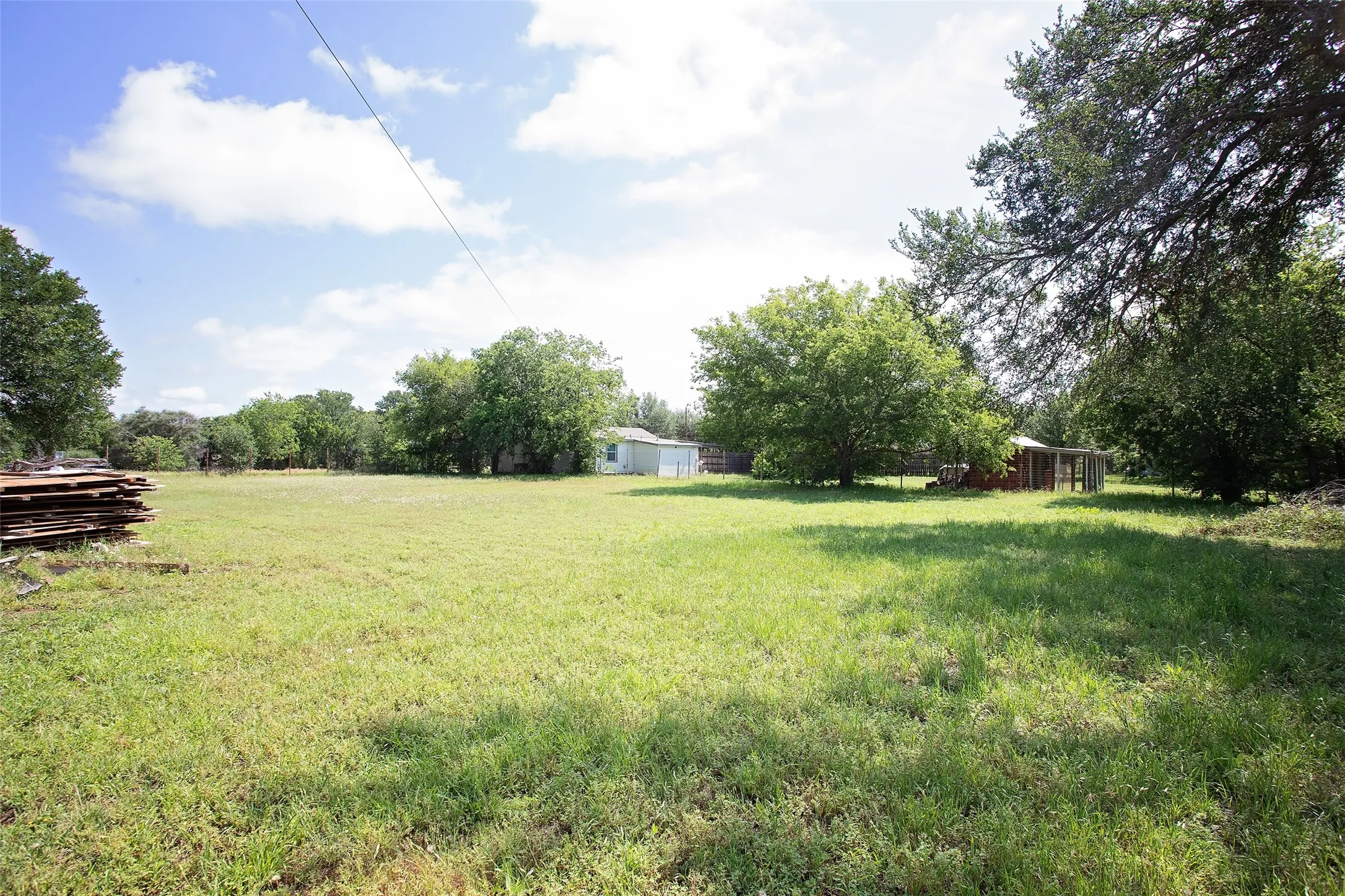 Single Family Residence For Sale in Young County , 417 Summitt Avenue, Graham, Texas 76450, 4 Bedroom, 2 Bathroom, 2 Garage spaces, 2,323 Sqft, built in 1960, Price $340,000, mls#21281438, Real Estate Agent in Graham, Homes For Sale in Young county, Homes For Sale in Graham, Realtor in Graham Texas, Real Estate Brokerage Independent Realty Texas, Luminita Cordes Realtor