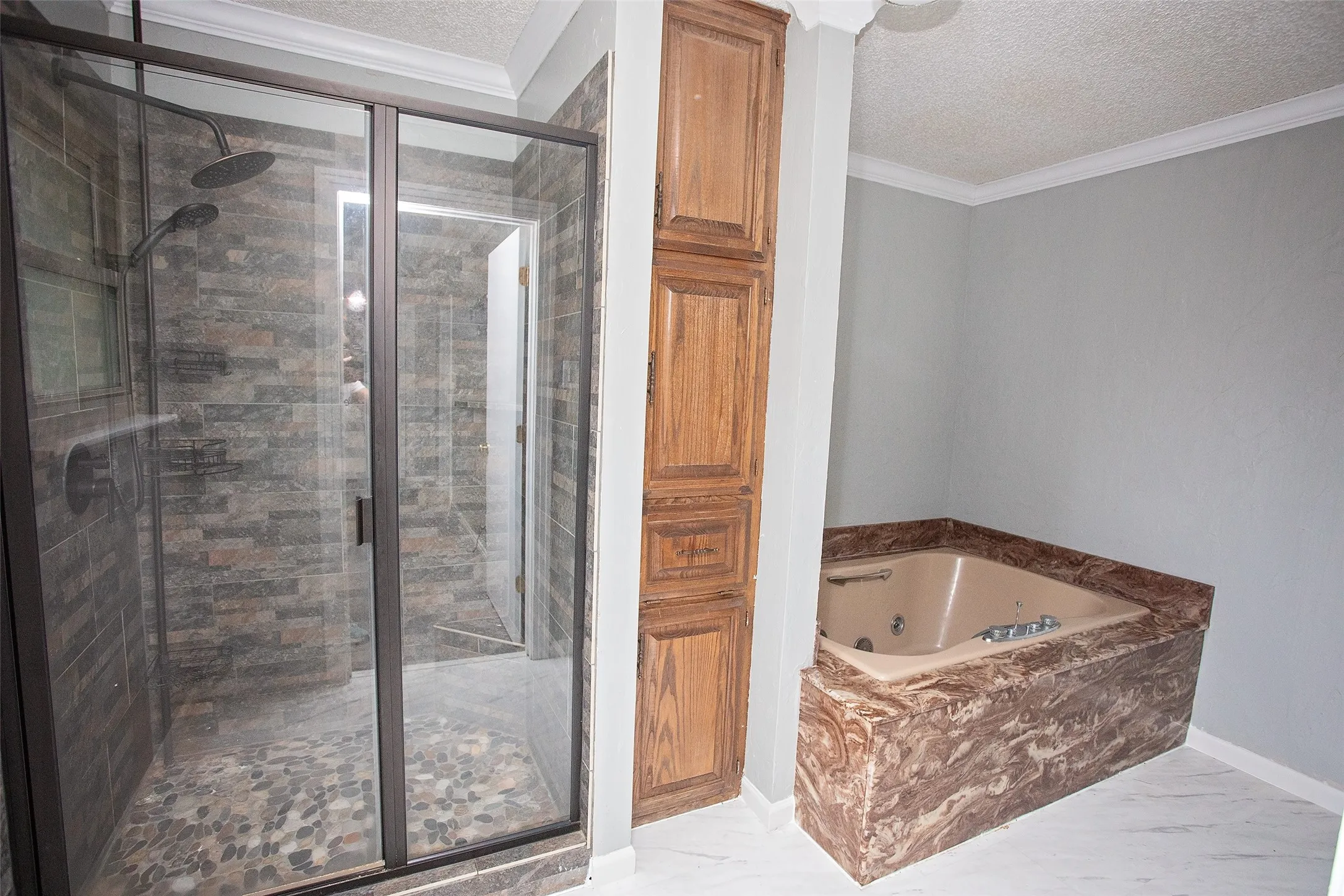 Single Family Residence For Sale in Young County , 417 Summitt Avenue, Graham, Texas 76450, 4 Bedroom, 2 Bathroom, 2 Garage spaces, 2,323 Sqft, built in 1960, Price $340,000, mls#21281438, Real Estate Agent in Graham, Homes For Sale in Young county, Homes For Sale in Graham, Realtor in Graham Texas, Real Estate Brokerage Independent Realty Texas, Luminita Cordes Realtor