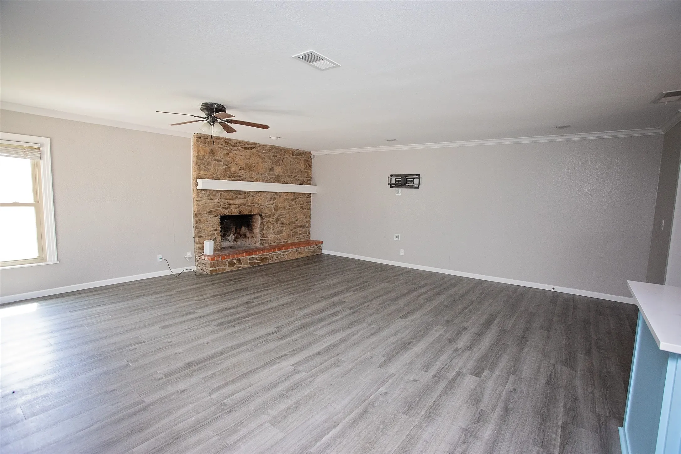 Single Family Residence For Sale in Young County , 417 Summitt Avenue, Graham, Texas 76450, 4 Bedroom, 2 Bathroom, 2 Garage spaces, 2,323 Sqft, built in 1960, Price $340,000, mls#21281438, Real Estate Agent in Graham, Homes For Sale in Young county, Homes For Sale in Graham, Realtor in Graham Texas, Real Estate Brokerage Independent Realty Texas, Luminita Cordes Realtor