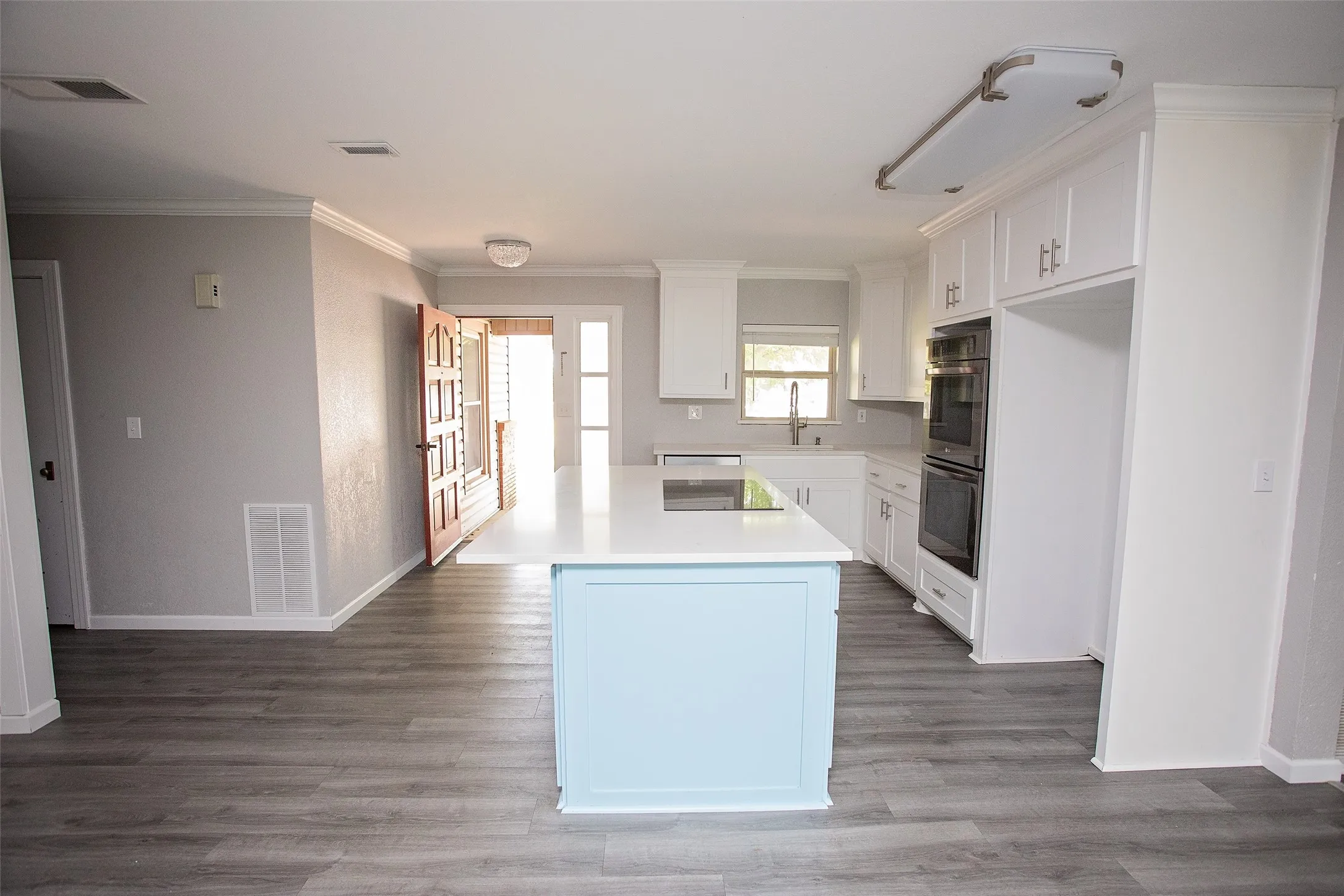 Single Family Residence For Sale in Young County , 417 Summitt Avenue, Graham, Texas 76450, 4 Bedroom, 2 Bathroom, 2 Garage spaces, 2,323 Sqft, built in 1960, Price $340,000, mls#21281438, Real Estate Agent in Graham, Homes For Sale in Young county, Homes For Sale in Graham, Realtor in Graham Texas, Real Estate Brokerage Independent Realty Texas, Luminita Cordes Realtor