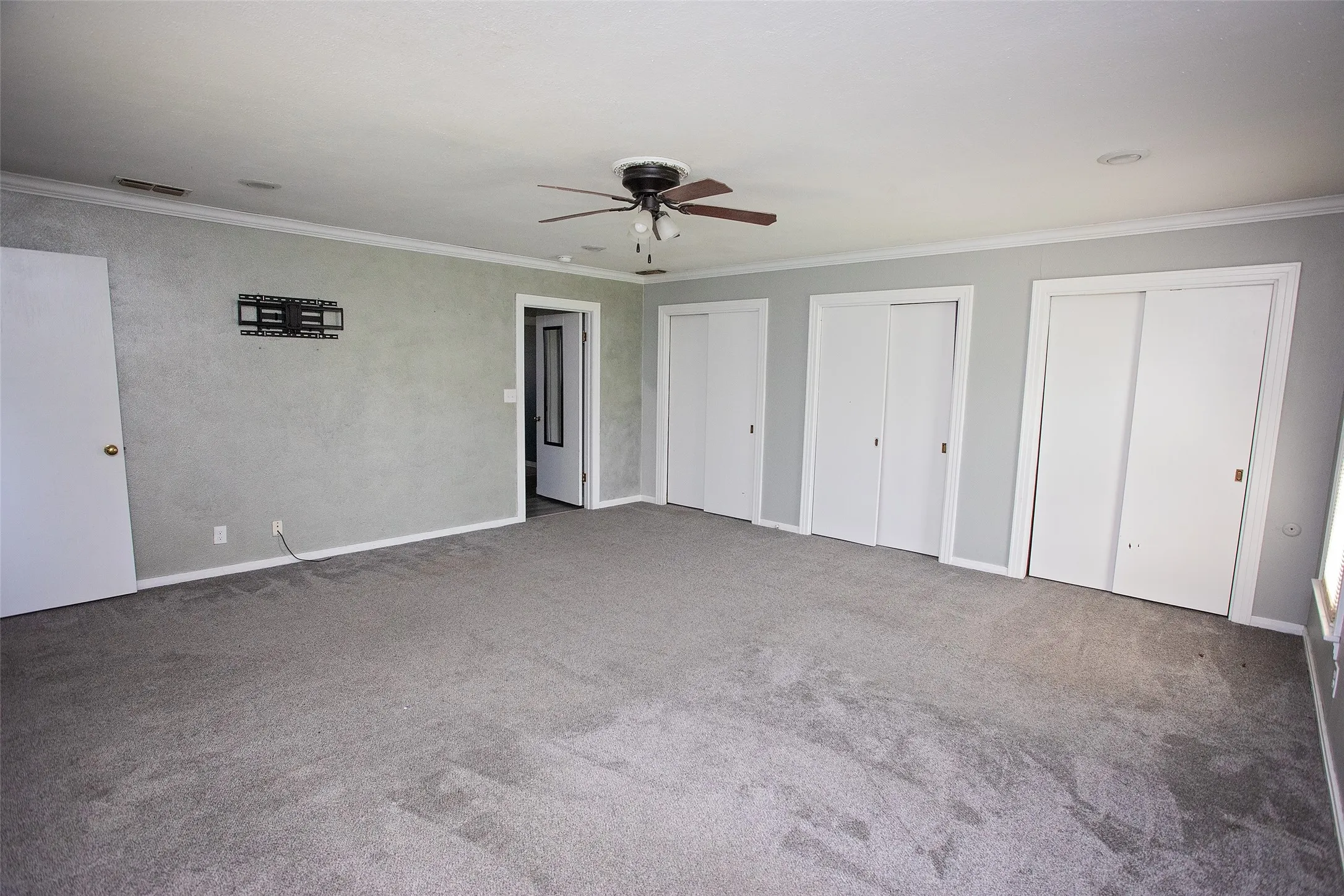 Single Family Residence For Sale in Young County , 417 Summitt Avenue, Graham, Texas 76450, 4 Bedroom, 2 Bathroom, 2 Garage spaces, 2,323 Sqft, built in 1960, Price $340,000, mls#21281438, Real Estate Agent in Graham, Homes For Sale in Young county, Homes For Sale in Graham, Realtor in Graham Texas, Real Estate Brokerage Independent Realty Texas, Luminita Cordes Realtor