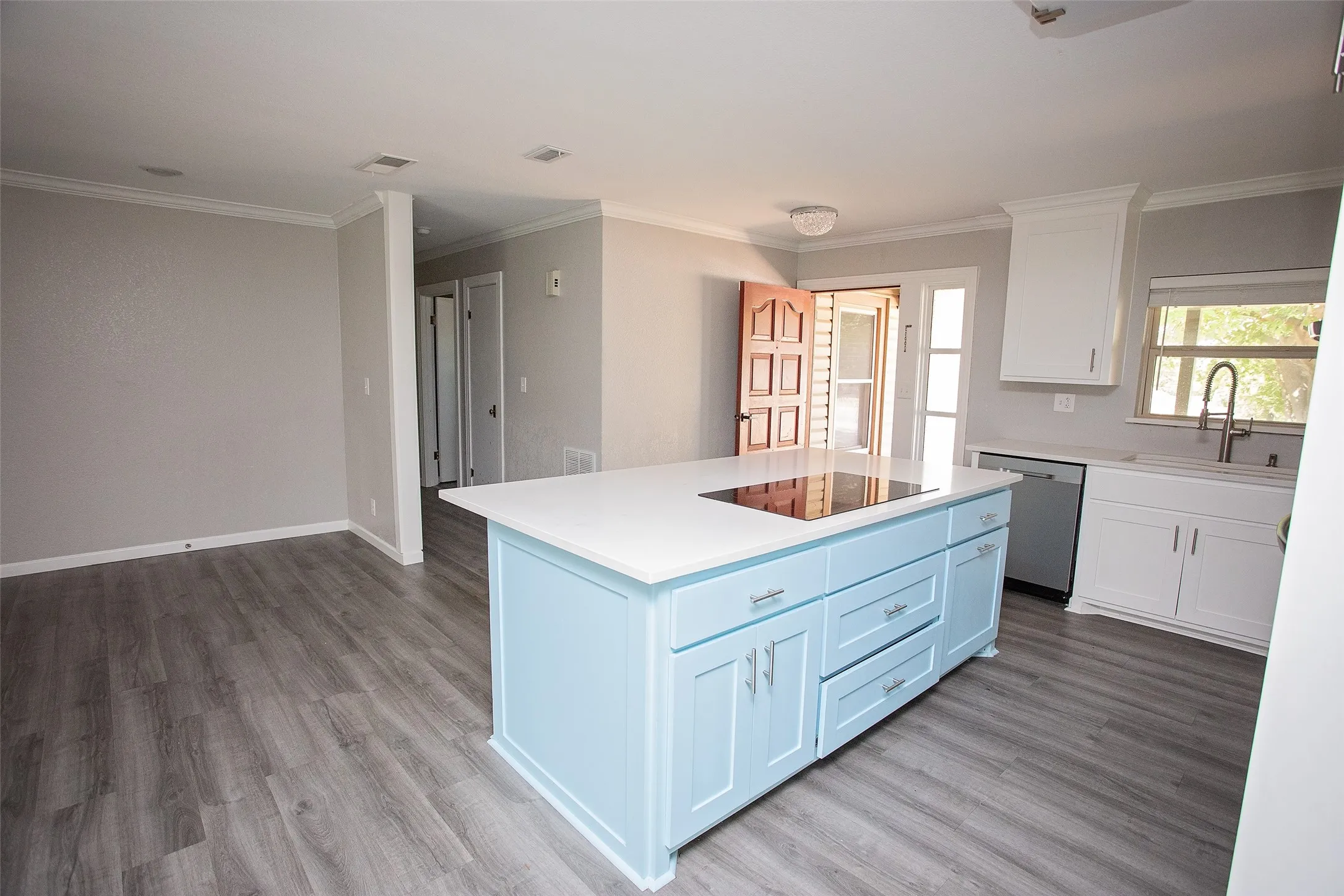 Single Family Residence For Sale in Young County , 417 Summitt Avenue, Graham, Texas 76450, 4 Bedroom, 2 Bathroom, 2 Garage spaces, 2,323 Sqft, built in 1960, Price $340,000, mls#21281438, Real Estate Agent in Graham, Homes For Sale in Young county, Homes For Sale in Graham, Realtor in Graham Texas, Real Estate Brokerage Independent Realty Texas, Luminita Cordes Realtor