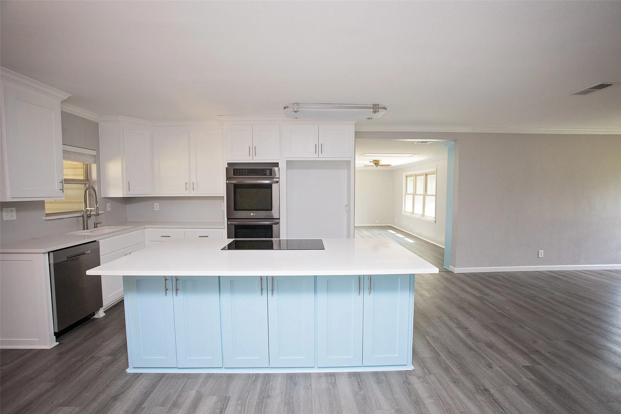 Single Family Residence For Sale in Young County , 417 Summitt Avenue, Graham, Texas 76450, 4 Bedroom, 2 Bathroom, 2 Garage spaces, 2,323 Sqft, built in 1960, Price $340,000, mls#21281438, Real Estate Agent in Graham, Homes For Sale in Young county, Homes For Sale in Graham, Realtor in Graham Texas, Real Estate Brokerage Independent Realty Texas, Luminita Cordes Realtor