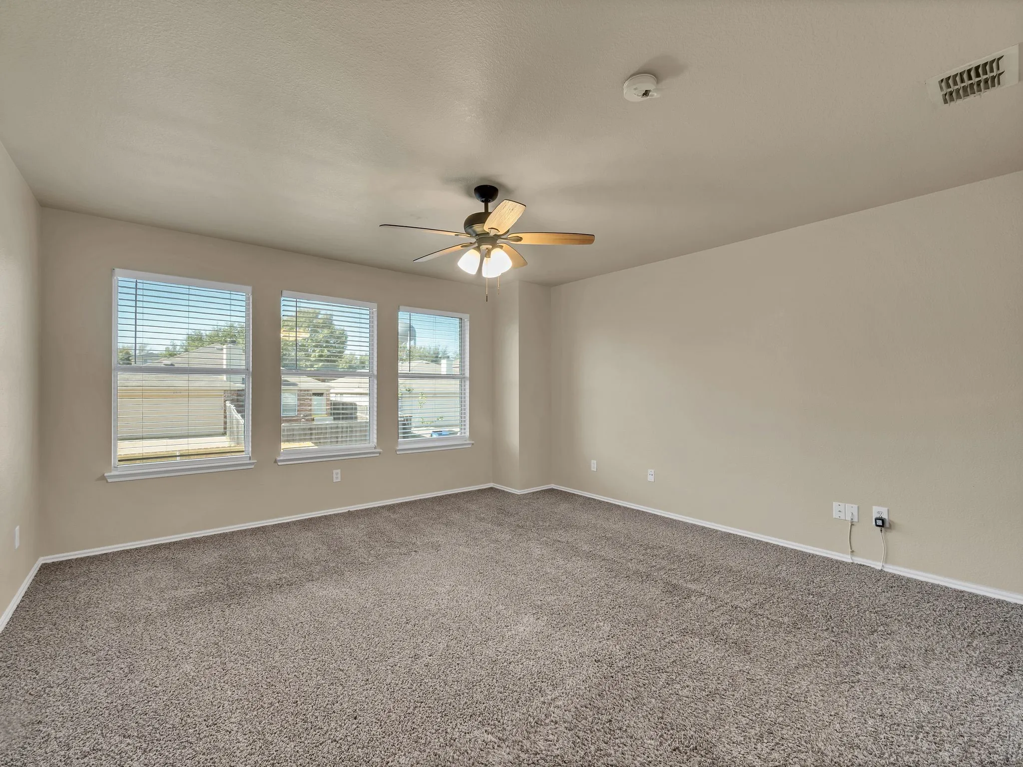 Single Family Residence For Sale in Dallas County , 2917 Mayfair Lane, Lancaster, Texas 75134, 4 Bedroom, 3 Bathroom, 2 Garage spaces, 2,285 Sqft, built in 2004, mls#21284612, Real Estate Agent in Lancaster, Homes For Sale in Dallas county, Homes For Sale in Lancaster, Realtor in Lancaster Texas, Real Estate Brokerage Independent Realty Texas, Luminita Cordes Realtor