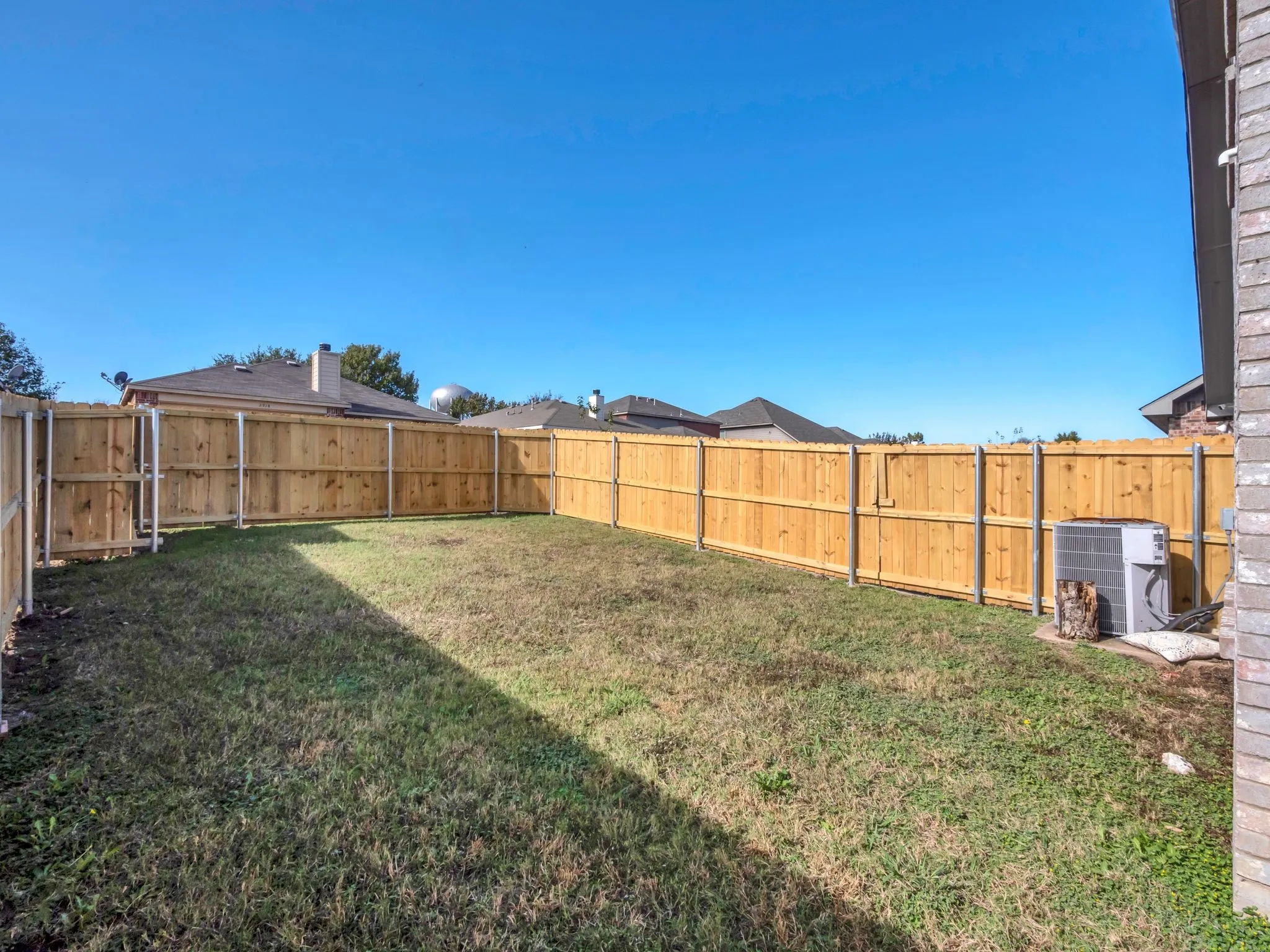 Single Family Residence For Sale in Dallas County , 2917 Mayfair Lane, Lancaster, Texas 75134, 4 Bedroom, 3 Bathroom, 2 Garage spaces, 2,285 Sqft, built in 2004, mls#21284612, Real Estate Agent in Lancaster, Homes For Sale in Dallas county, Homes For Sale in Lancaster, Realtor in Lancaster Texas, Real Estate Brokerage Independent Realty Texas, Luminita Cordes Realtor