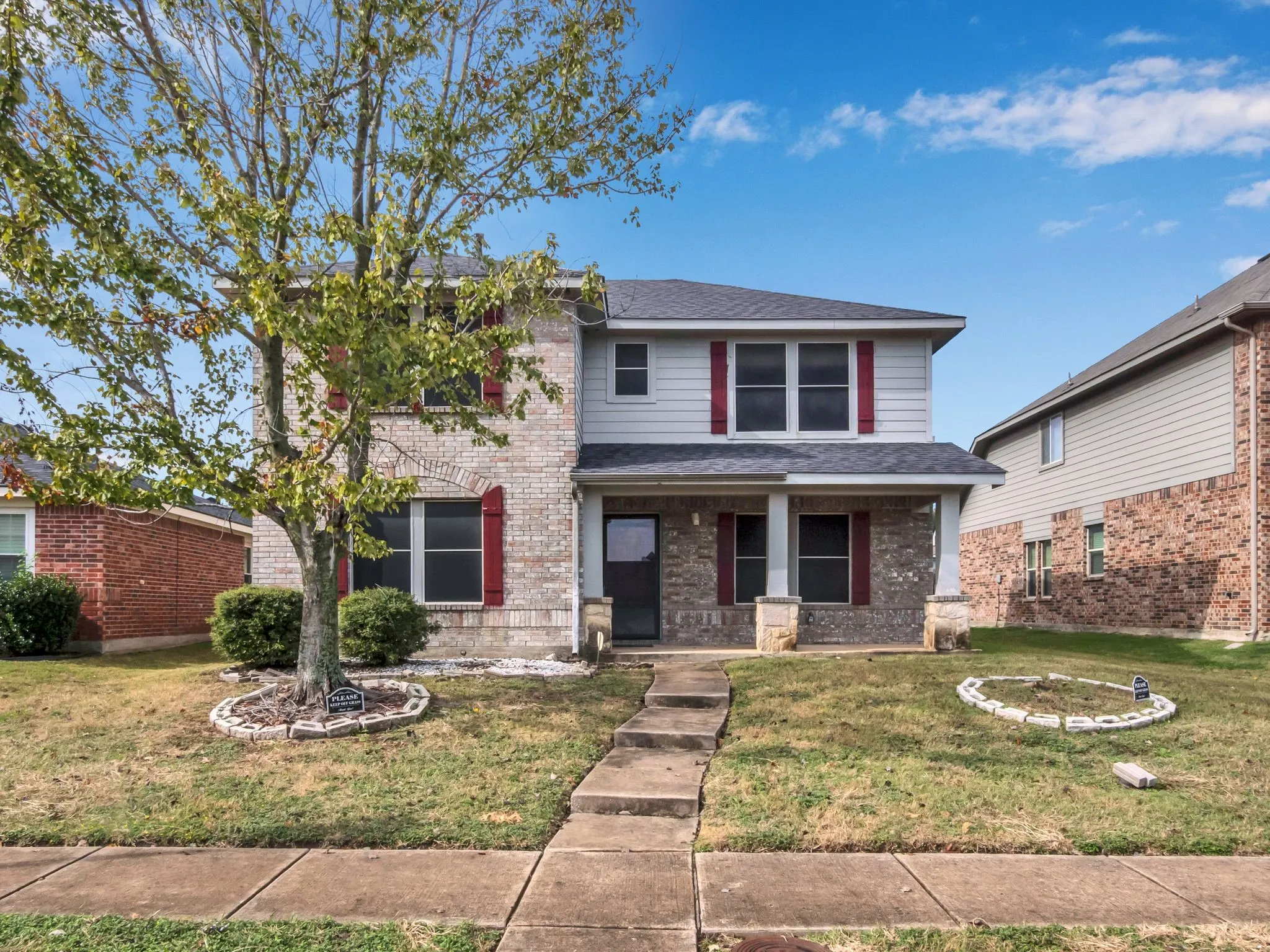 Single Family Residence For Sale in Dallas County , 2917 Mayfair Lane, Lancaster, Texas 75134, 4 Bedroom, 3 Bathroom, 2 Garage spaces, 2,285 Sqft, built in 2004, mls#21284612, Real Estate Agent in Lancaster, Homes For Sale in Dallas county, Homes For Sale in Lancaster, Realtor in Lancaster Texas, Real Estate Brokerage Independent Realty Texas, Luminita Cordes Realtor