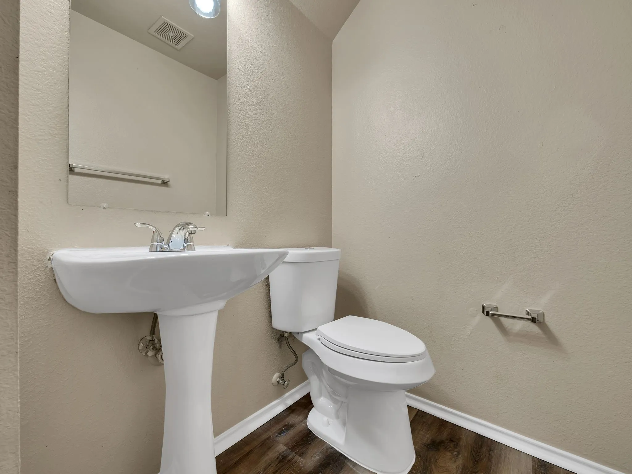 Single Family Residence For Sale in Dallas County , 2917 Mayfair Lane, Lancaster, Texas 75134, 4 Bedroom, 3 Bathroom, 2 Garage spaces, 2,285 Sqft, built in 2004, mls#21284612, Real Estate Agent in Lancaster, Homes For Sale in Dallas county, Homes For Sale in Lancaster, Realtor in Lancaster Texas, Real Estate Brokerage Independent Realty Texas, Luminita Cordes Realtor