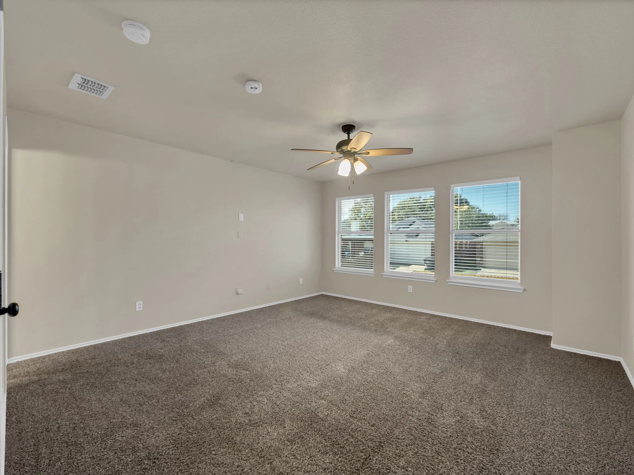 Single Family Residence For Sale in Dallas County , 2917 Mayfair Lane, Lancaster, Texas 75134, 4 Bedroom, 3 Bathroom, 2 Garage spaces, 2,285 Sqft, built in 2004, mls#21284612, Real Estate Agent in Lancaster, Homes For Sale in Dallas county, Homes For Sale in Lancaster, Realtor in Lancaster Texas, Real Estate Brokerage Independent Realty Texas, Luminita Cordes Realtor