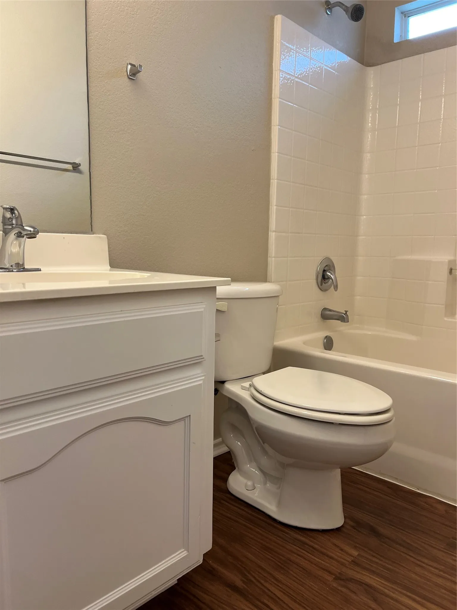 Single Family Residence For Rent in Tarrant County , 10921 Colonial Heights Lane, Fort Worth, Texas 76179, 3 Bedroom, 2 Bathroom, 2 Garage spaces, 1,019 Sqft, built in 2005, mls#21284582, Real Estate Agent in Fort Worth, Homes For Rent in Tarrant county, Homes For Rent in Fort Worth, Realtor in Fort Worth Texas, Real Estate Brokerage Independent Realty Texas, Luminita Cordes Realtor