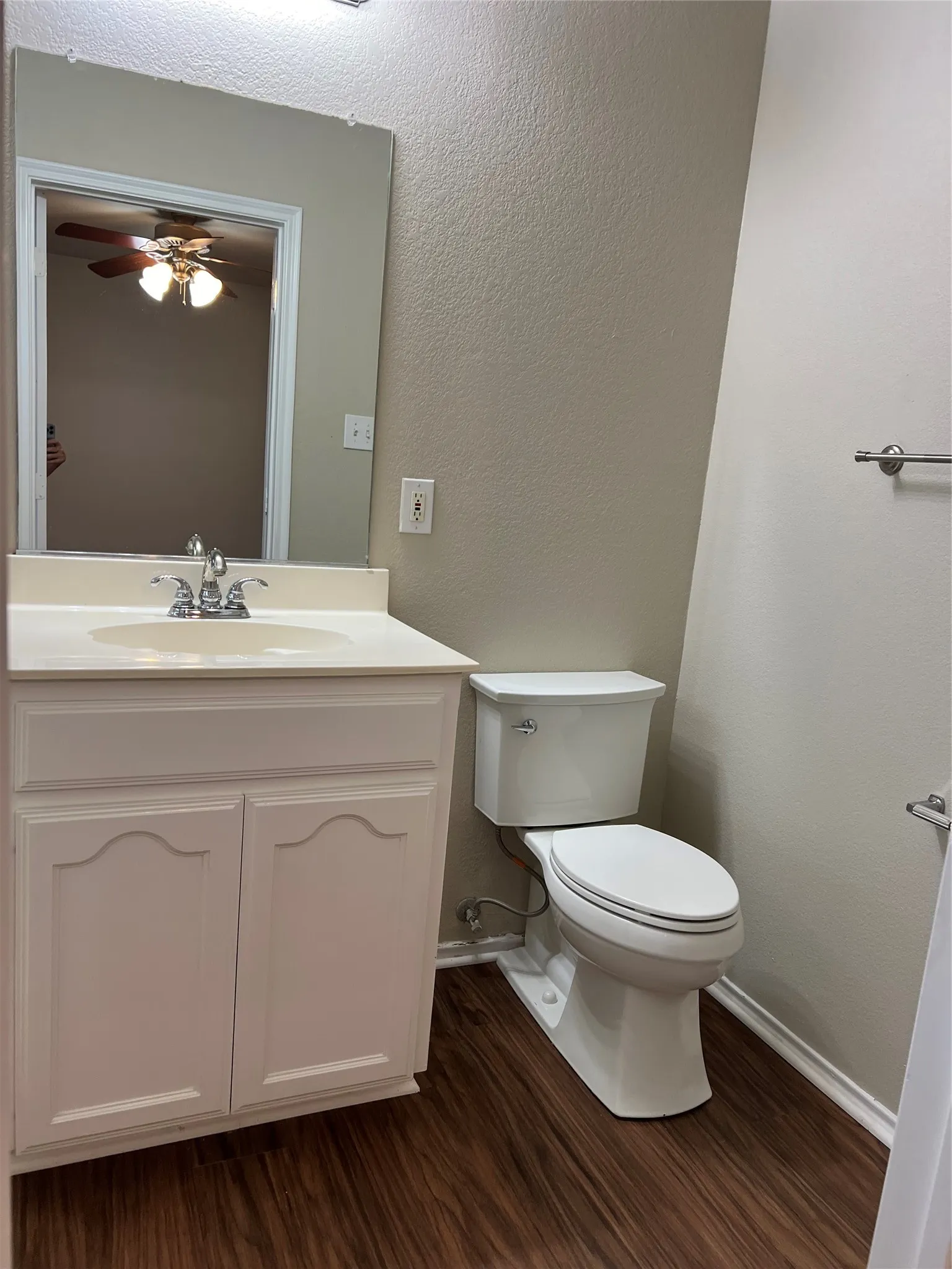 Single Family Residence For Rent in Tarrant County , 10921 Colonial Heights Lane, Fort Worth, Texas 76179, 3 Bedroom, 2 Bathroom, 2 Garage spaces, 1,019 Sqft, built in 2005, mls#21284582, Real Estate Agent in Fort Worth, Homes For Rent in Tarrant county, Homes For Rent in Fort Worth, Realtor in Fort Worth Texas, Real Estate Brokerage Independent Realty Texas, Luminita Cordes Realtor