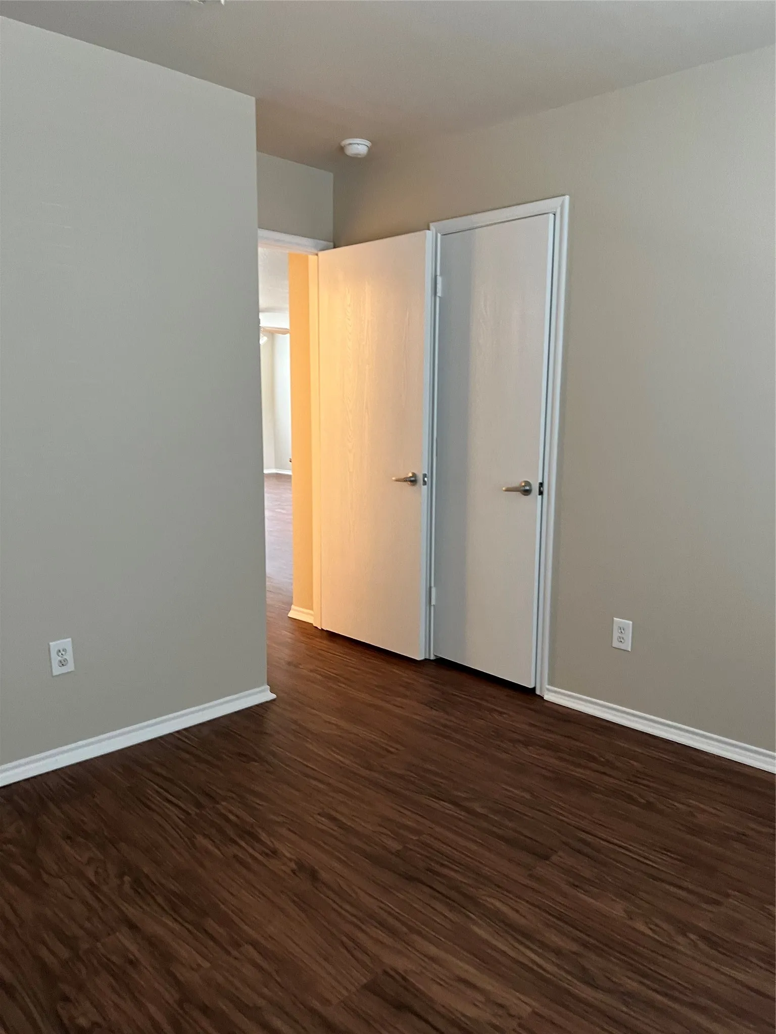 Single Family Residence For Rent in Tarrant County , 10921 Colonial Heights Lane, Fort Worth, Texas 76179, 3 Bedroom, 2 Bathroom, 2 Garage spaces, 1,019 Sqft, built in 2005, mls#21284582, Real Estate Agent in Fort Worth, Homes For Rent in Tarrant county, Homes For Rent in Fort Worth, Realtor in Fort Worth Texas, Real Estate Brokerage Independent Realty Texas, Luminita Cordes Realtor