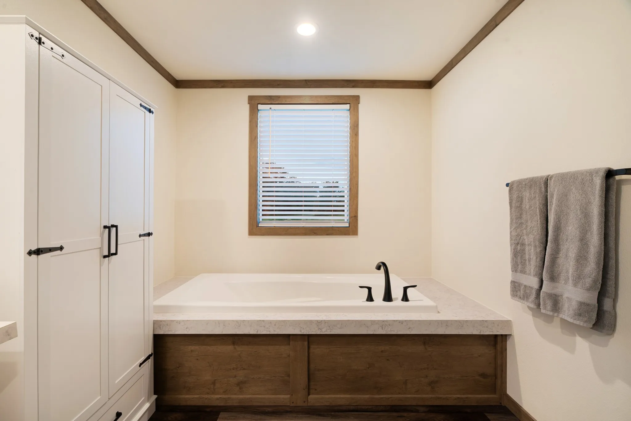 Manufactured Home For Sale in Red River (TX) County , 5889 Farm Road 910, Clarksville, Texas 75426, 3 Bedroom, 3 Bathroom, Garage spaces, 2,040 Sqft, built in 2025, mls#21228507, Real Estate Agent in Clarksville, Homes For Sale in Red River (TX) county, Homes For Sale in Clarksville, Realtor in Clarksville Texas, Real Estate Brokerage Independent Realty Texas, Luminita Cordes Realtor