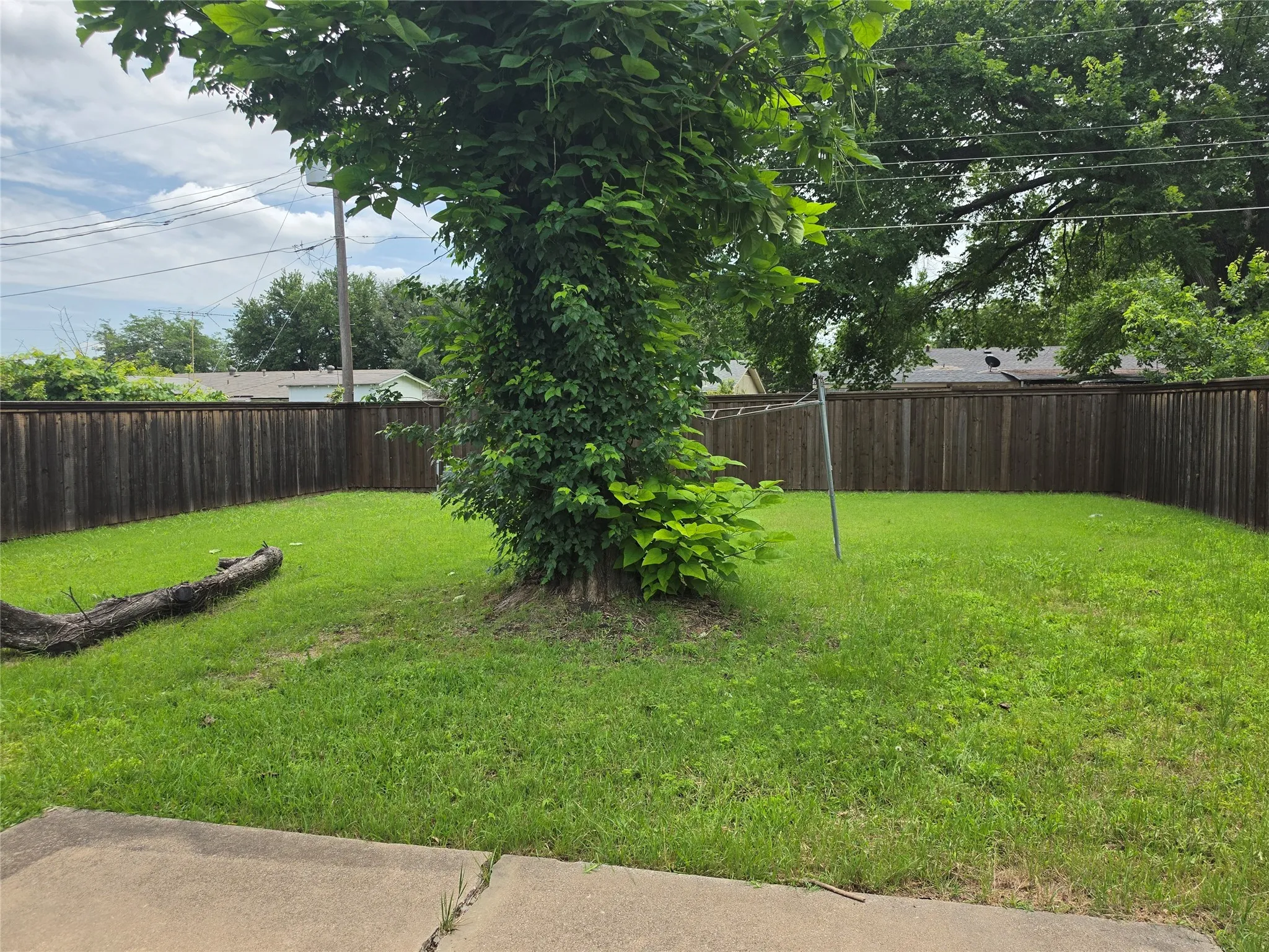 Single Family Residence For Sale in Collin County , 1628 Japonica Lane, Plano, Texas 75074, 3 Bedroom, 2 Bathroom, 1 Garage spaces, 1,014 Sqft, built in 1965, mls#21284494, Real Estate Agent in Plano, Homes For Sale in Collin county, Homes For Sale in Plano, Realtor in Plano Texas, Real Estate Brokerage Independent Realty Texas, Luminita Cordes Realtor