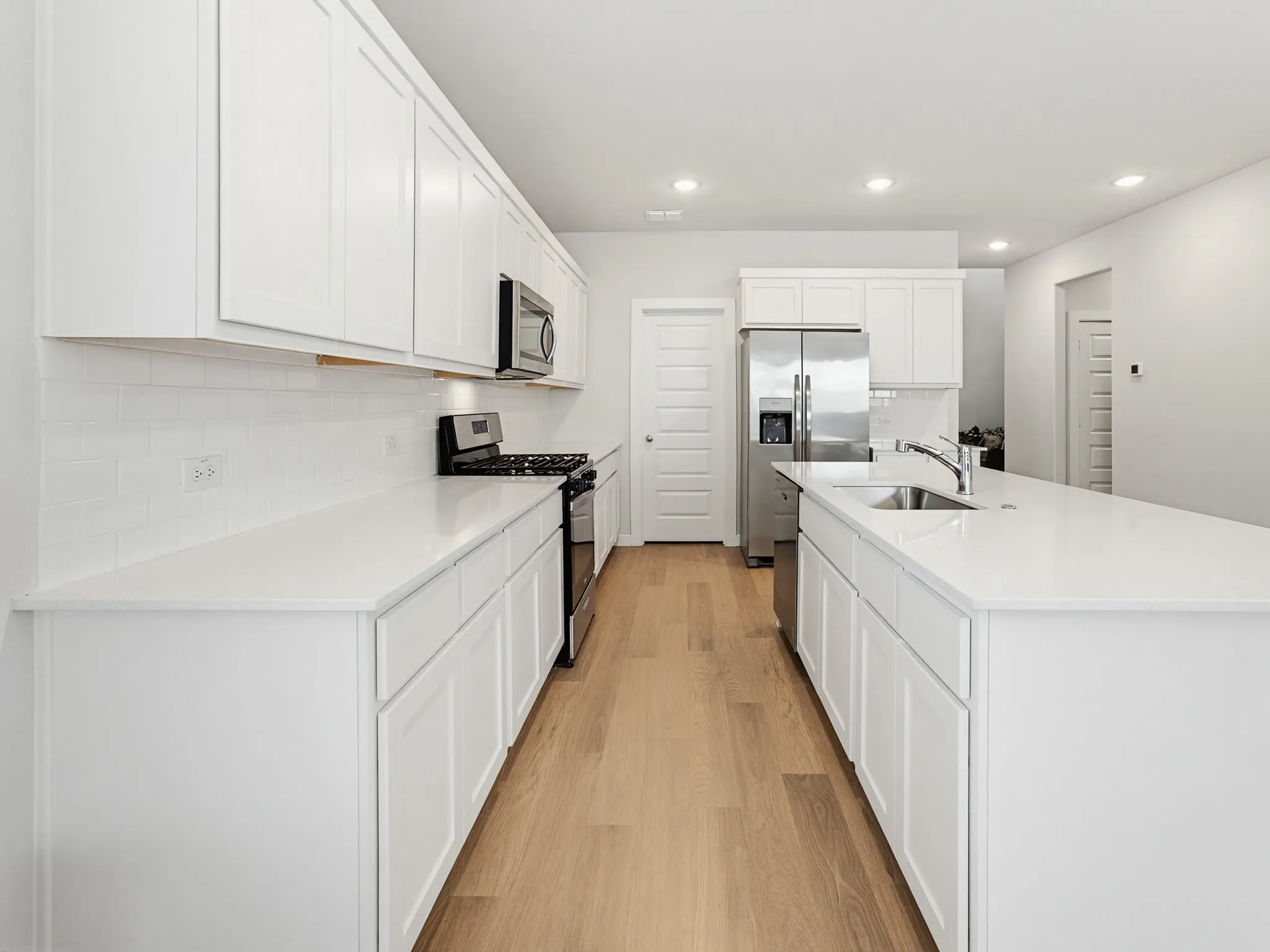 Single Family Residence For Sale in Denton County , 14736 Desert Door Drive, Fort Worth, Texas 76052, 5 Bedroom, 3 Bathroom, 2 Garage spaces, 3,121 Sqft, built in 2024, mls#21280817, Real Estate Agent in Fort Worth, Homes For Sale in Denton county, Homes For Sale in Fort Worth, Realtor in Fort Worth Texas, Real Estate Brokerage Independent Realty Texas, Luminita Cordes Realtor