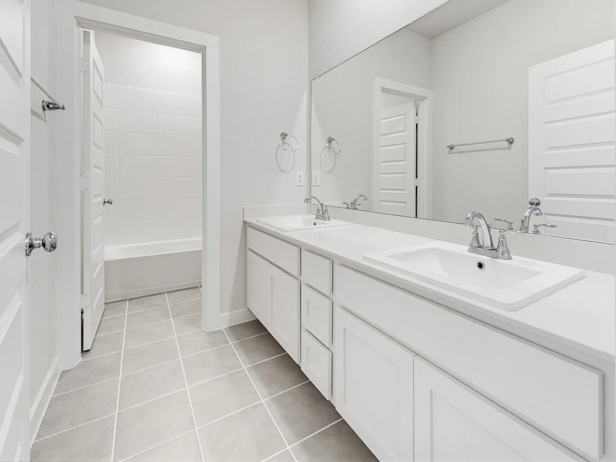 Single Family Residence For Sale in Denton County , 14736 Desert Door Drive, Fort Worth, Texas 76052, 5 Bedroom, 3 Bathroom, 2 Garage spaces, 3,121 Sqft, built in 2024, mls#21280817, Real Estate Agent in Fort Worth, Homes For Sale in Denton county, Homes For Sale in Fort Worth, Realtor in Fort Worth Texas, Real Estate Brokerage Independent Realty Texas, Luminita Cordes Realtor