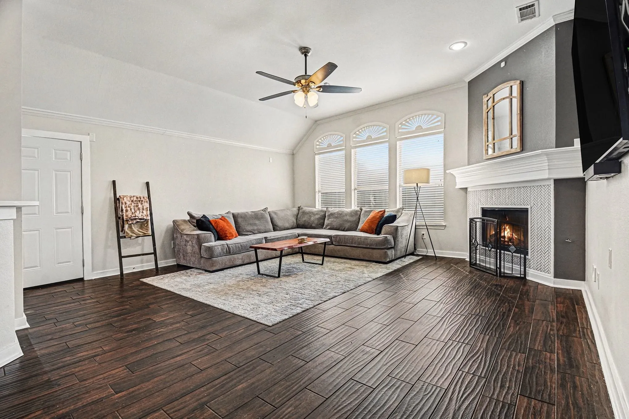 Single Family Residence For Sale in Denton County , 5609 Phoenix Drive, The Colony, Texas 75056, 3 Bedroom, 2 Bathroom, 2 Garage spaces, 2,030 Sqft, built in 2001, mls#21284404, Real Estate Agent in The Colony, Homes For Sale in Denton county, Homes For Sale in The Colony, Realtor in The Colony Texas, Real Estate Brokerage Independent Realty Texas, Luminita Cordes Realtor