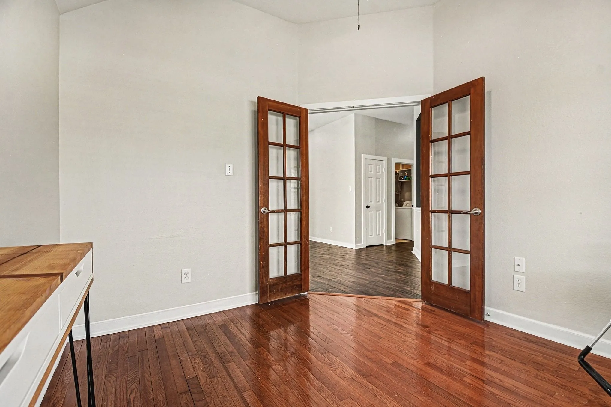 Single Family Residence For Sale in Denton County , 5609 Phoenix Drive, The Colony, Texas 75056, 3 Bedroom, 2 Bathroom, 2 Garage spaces, 2,030 Sqft, built in 2001, mls#21284404, Real Estate Agent in The Colony, Homes For Sale in Denton county, Homes For Sale in The Colony, Realtor in The Colony Texas, Real Estate Brokerage Independent Realty Texas, Luminita Cordes Realtor