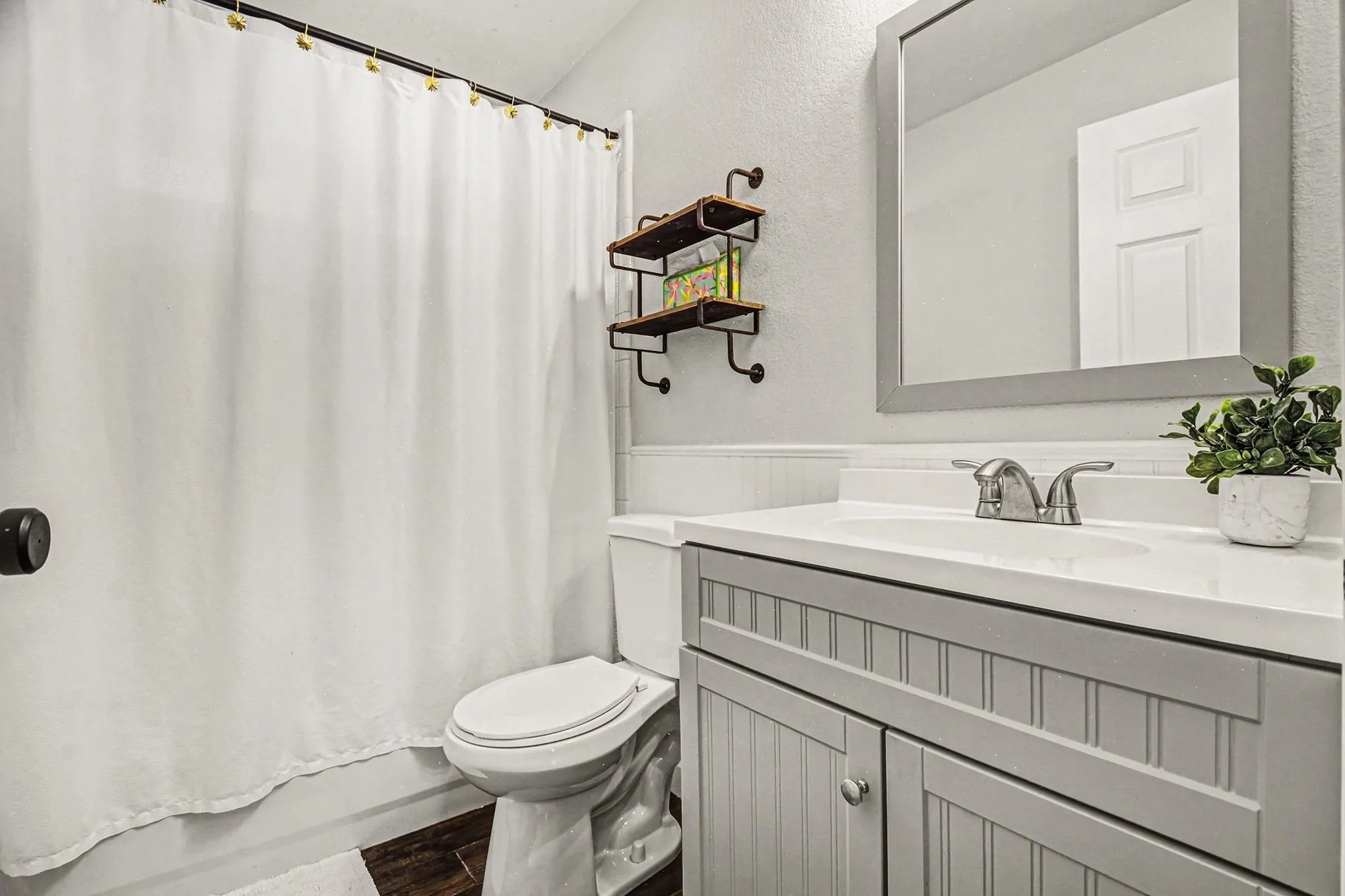 Single Family Residence For Sale in Denton County , 5609 Phoenix Drive, The Colony, Texas 75056, 3 Bedroom, 2 Bathroom, 2 Garage spaces, 2,030 Sqft, built in 2001, mls#21284404, Real Estate Agent in The Colony, Homes For Sale in Denton county, Homes For Sale in The Colony, Realtor in The Colony Texas, Real Estate Brokerage Independent Realty Texas, Luminita Cordes Realtor