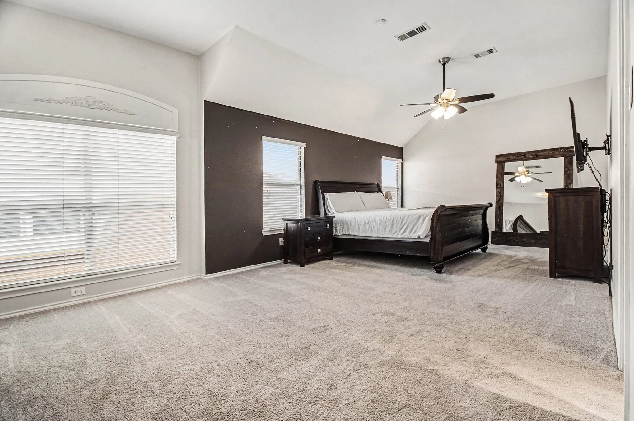 Single Family Residence For Sale in Denton County , 5609 Phoenix Drive, The Colony, Texas 75056, 3 Bedroom, 2 Bathroom, 2 Garage spaces, 2,030 Sqft, built in 2001, mls#21284404, Real Estate Agent in The Colony, Homes For Sale in Denton county, Homes For Sale in The Colony, Realtor in The Colony Texas, Real Estate Brokerage Independent Realty Texas, Luminita Cordes Realtor