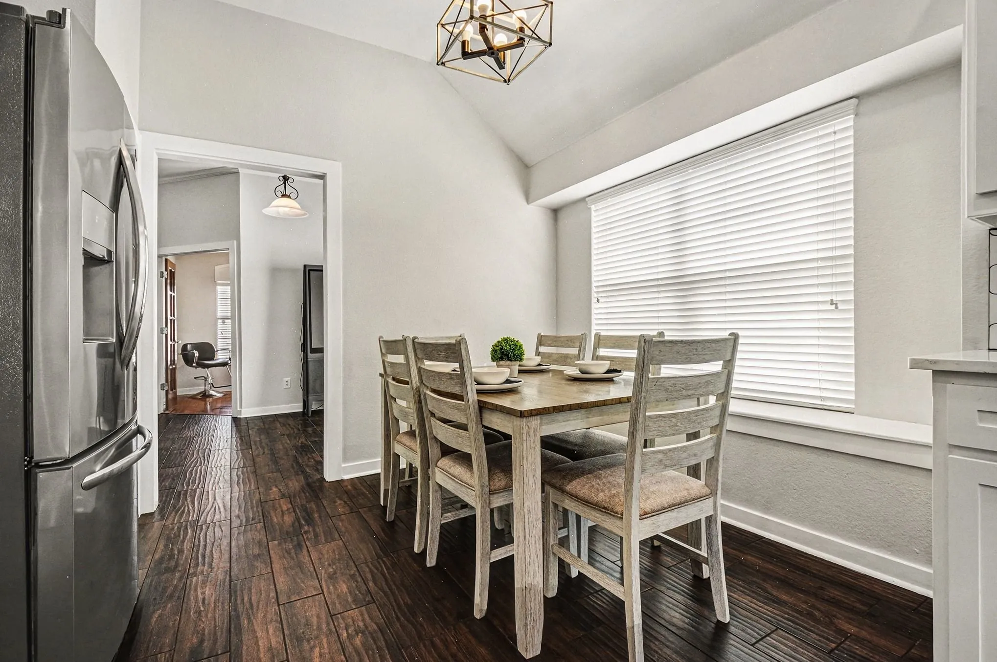 Single Family Residence For Sale in Denton County , 5609 Phoenix Drive, The Colony, Texas 75056, 3 Bedroom, 2 Bathroom, 2 Garage spaces, 2,030 Sqft, built in 2001, mls#21284404, Real Estate Agent in The Colony, Homes For Sale in Denton county, Homes For Sale in The Colony, Realtor in The Colony Texas, Real Estate Brokerage Independent Realty Texas, Luminita Cordes Realtor
