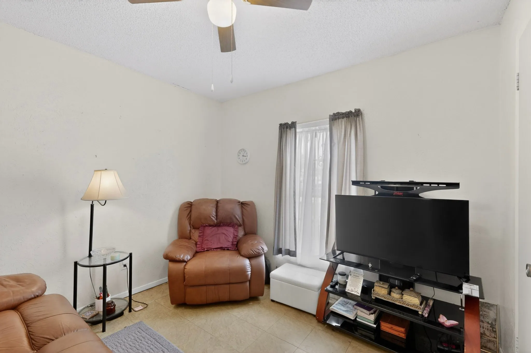Single Family Residence For Sale in Dallas County , 821 Cherry Hills Drive, Lancaster, Texas 75134, 3 Bedroom, 2 Bathroom, Garage spaces, 1,824 Sqft, built in 1974, mls#21284505, Real Estate Agent in Lancaster, Homes For Sale in Dallas county, Homes For Sale in Lancaster, Realtor in Lancaster Texas, Real Estate Brokerage Independent Realty Texas, Luminita Cordes Realtor