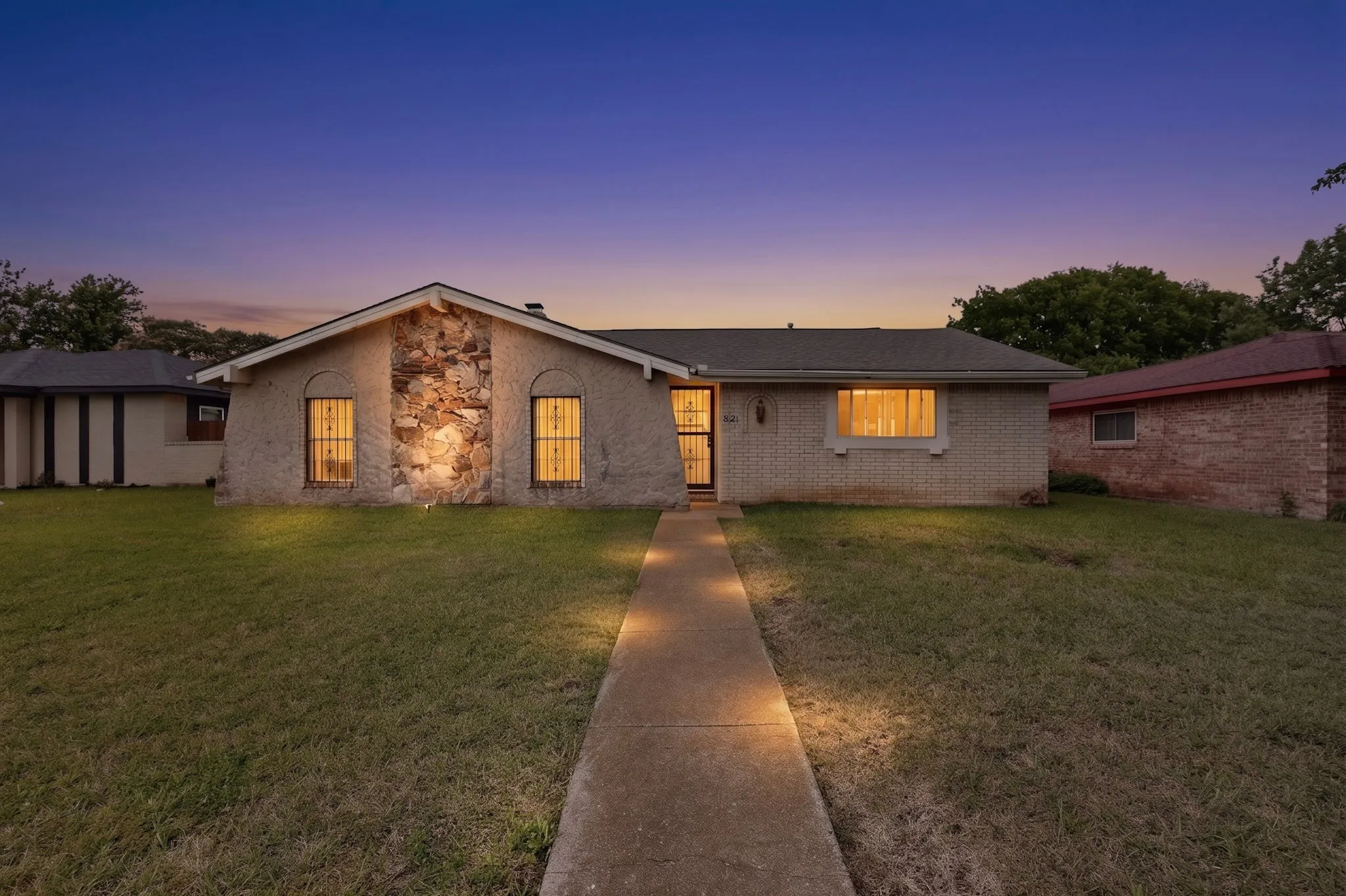 Single Family Residence For Sale in Dallas County , 821 Cherry Hills Drive, Lancaster, Texas 75134, 3 Bedroom, 2 Bathroom, Garage spaces, 1,824 Sqft, built in 1974, mls#21284505, Real Estate Agent in Lancaster, Homes For Sale in Dallas county, Homes For Sale in Lancaster, Realtor in Lancaster Texas, Real Estate Brokerage Independent Realty Texas, Luminita Cordes Realtor
