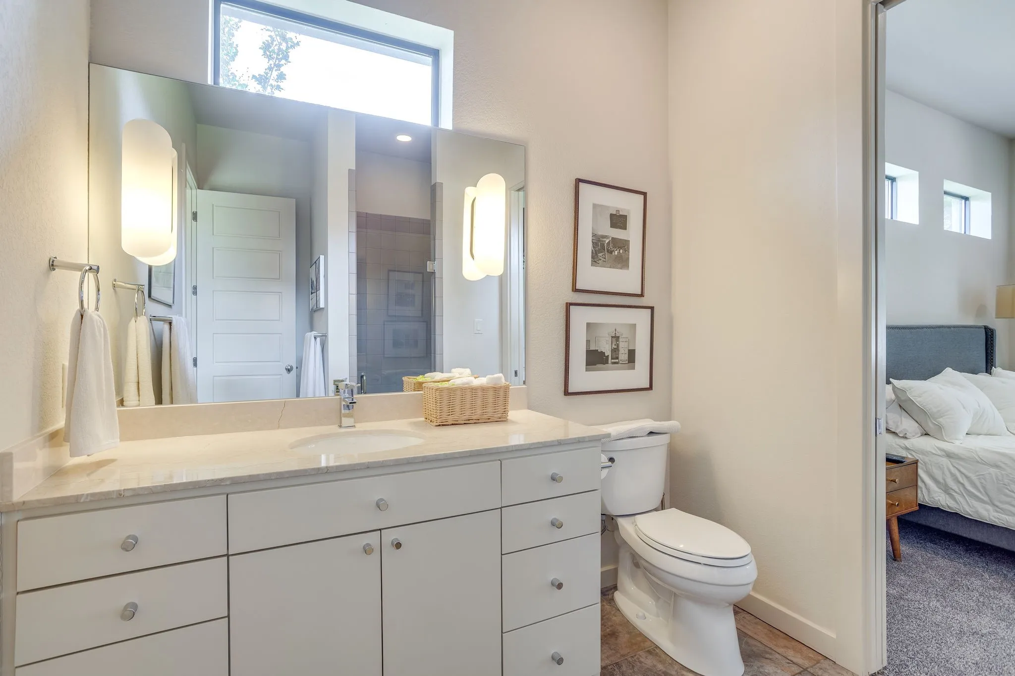 Single Family Residence For Sale in Hood County , 5604 Medinah Court, Granbury, Texas 76049, 3 Bedroom, 3 Bathroom, 3 Garage spaces, 3,099 Sqft, built in 2010, mls#21283604, Real Estate Agent in Granbury, Homes For Sale in Hood county, Homes For Sale in Granbury, Realtor in Granbury Texas, Real Estate Brokerage Independent Realty Texas, Luminita Cordes Realtor