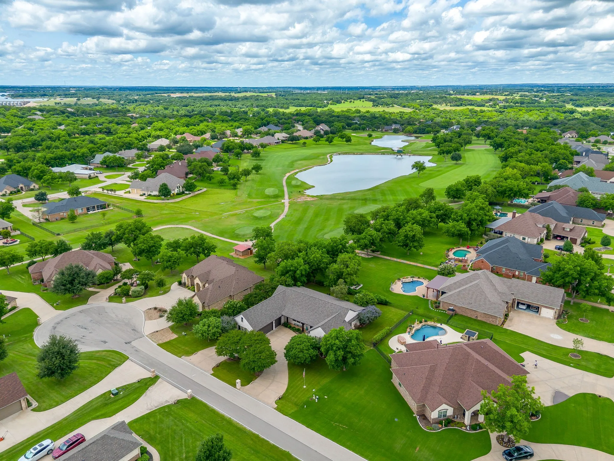 Single Family Residence For Sale in Hood County , 5604 Medinah Court, Granbury, Texas 76049, 3 Bedroom, 3 Bathroom, 3 Garage spaces, 3,099 Sqft, built in 2010, mls#21283604, Real Estate Agent in Granbury, Homes For Sale in Hood county, Homes For Sale in Granbury, Realtor in Granbury Texas, Real Estate Brokerage Independent Realty Texas, Luminita Cordes Realtor