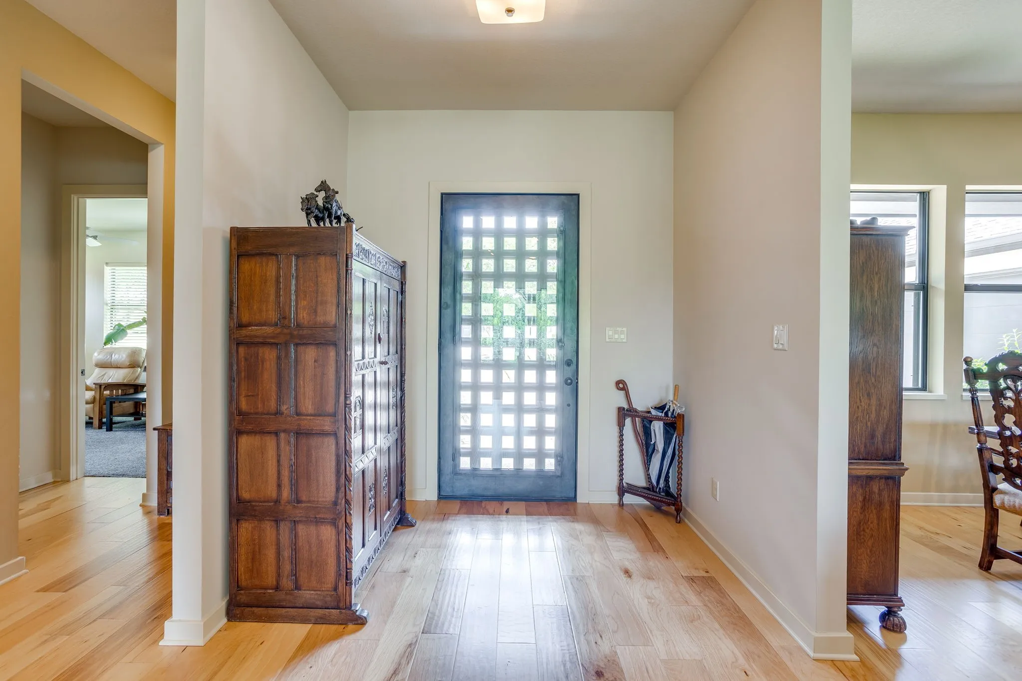 Single Family Residence For Sale in Hood County , 5604 Medinah Court, Granbury, Texas 76049, 3 Bedroom, 3 Bathroom, 3 Garage spaces, 3,099 Sqft, built in 2010, mls#21283604, Real Estate Agent in Granbury, Homes For Sale in Hood county, Homes For Sale in Granbury, Realtor in Granbury Texas, Real Estate Brokerage Independent Realty Texas, Luminita Cordes Realtor