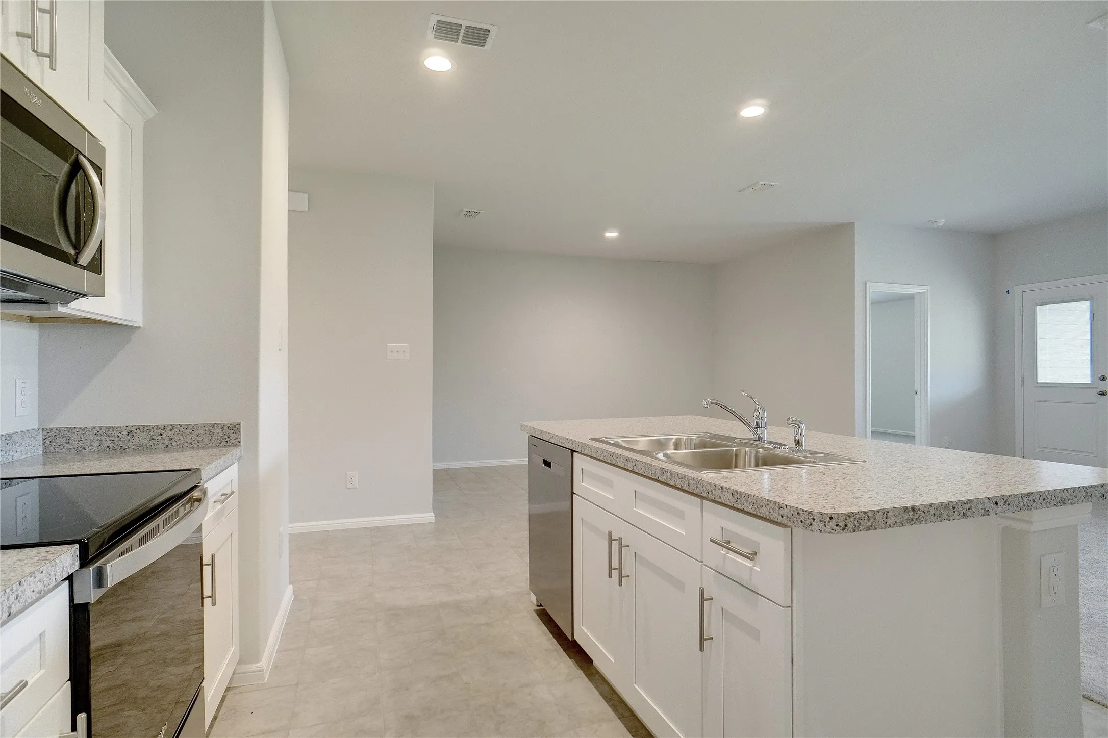 Single Family Residence For Sale in Parker County , 113 Anderson Mill Street, Azle, Texas 76020, 4 Bedroom, 2 Bathroom, 2 Garage spaces, 1,875 Sqft, built in 2022, Price $309,900, mls#21278608, Real Estate Agent in Azle, Homes For Sale in Parker county, Homes For Sale in Azle, Realtor in Azle Texas, Real Estate Brokerage Independent Realty Texas, Luminita Cordes Realtor