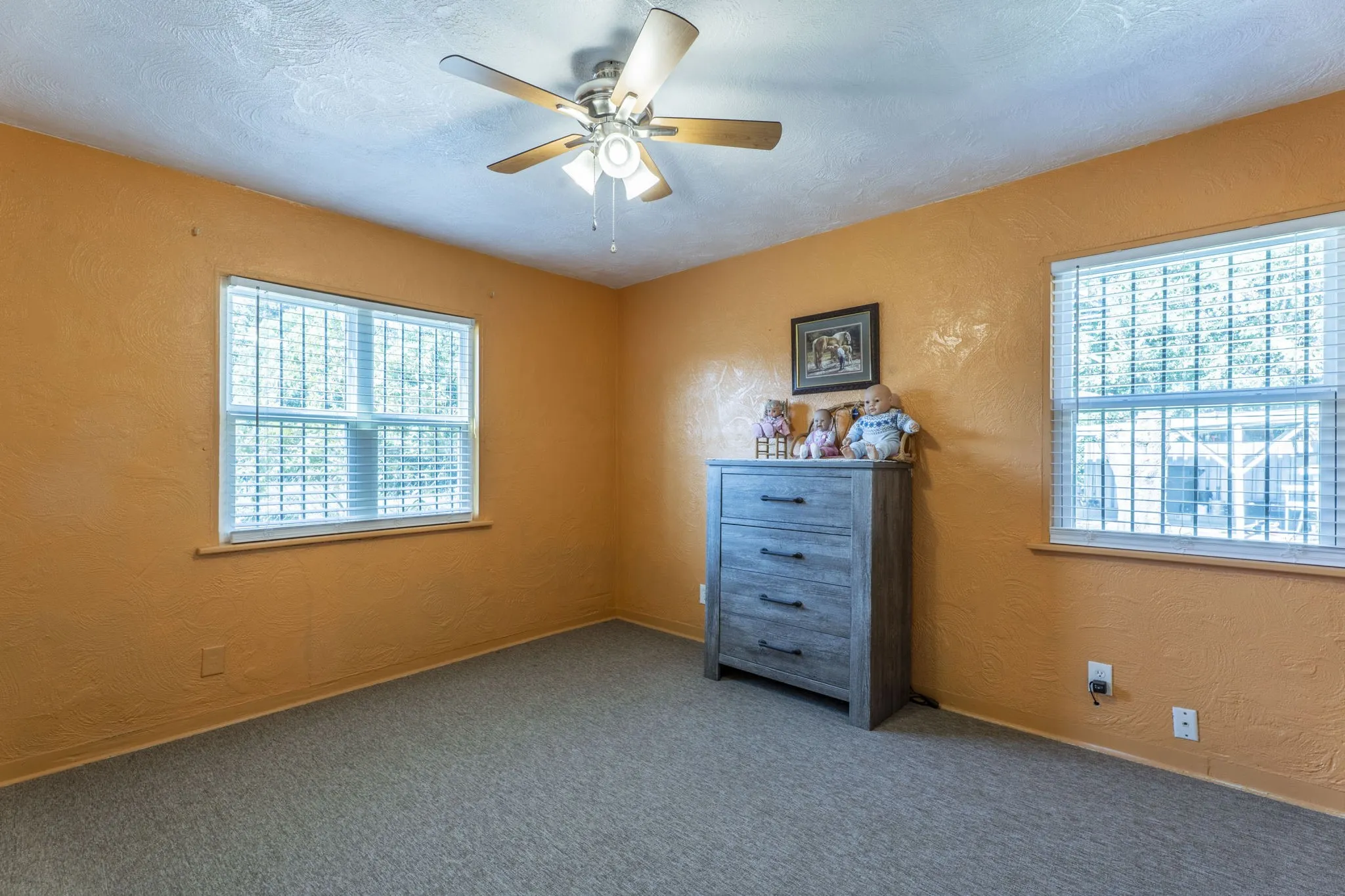 Single Family Residence For Sale in Dallas County , 3055 Frio Drive, Dallas, Texas 75216, 2 Bedrooms, 1 Bathroom, Garage spaces, 1,015 Sqft, built in 1948, Price $225,000, mls#21283744, Real Estate Agent in Dallas, Homes For Sale in Dallas county, Homes For Sale in Dallas, Realtor in Dallas Texas, Real Estate Brokerage Independent Realty Texas, Luminita Cordes Realtor