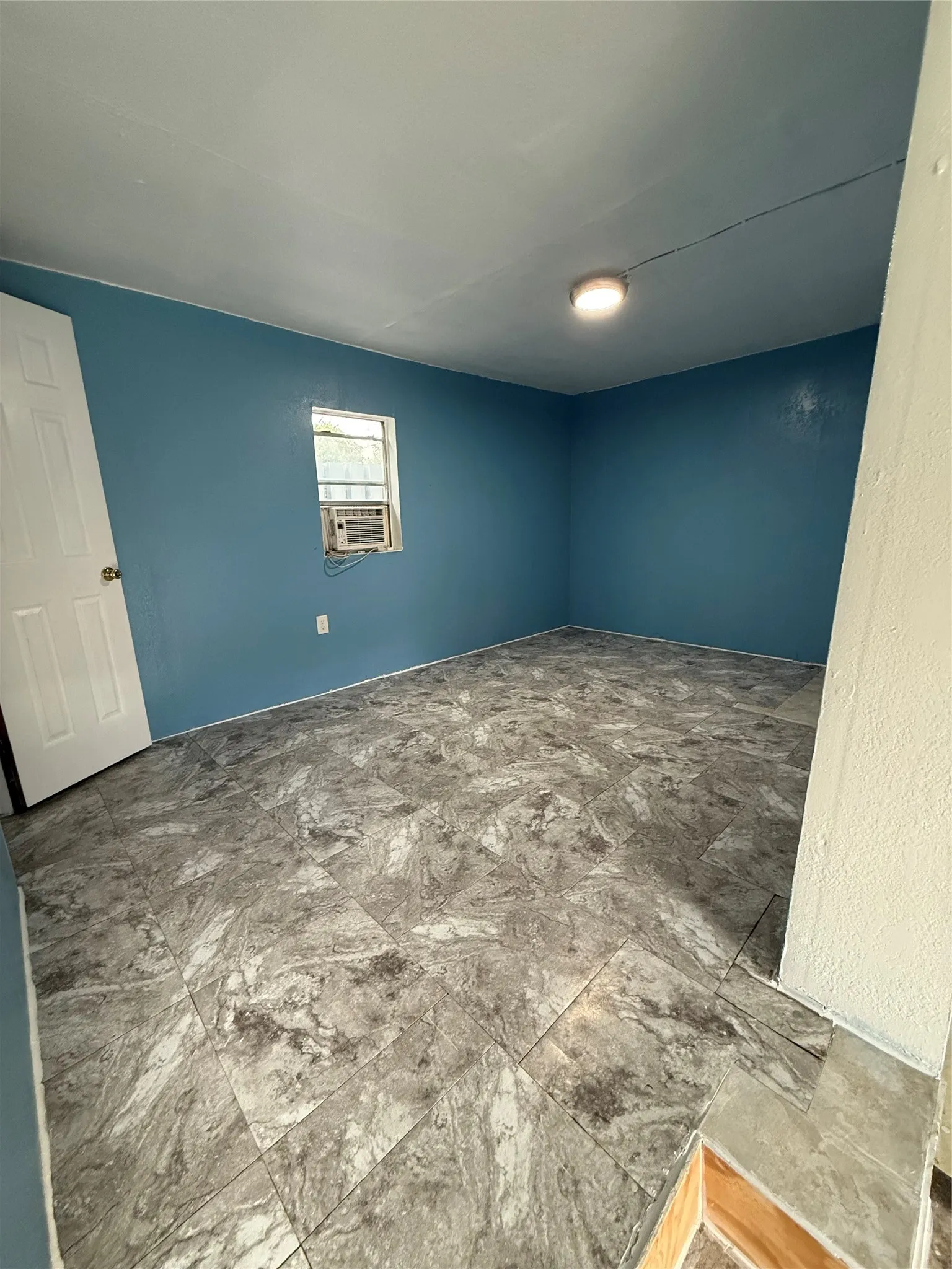 Single Family Residence For Sale in Dallas County , 3055 Frio Drive, Dallas, Texas 75216, 2 Bedrooms, 1 Bathroom, Garage spaces, 1,015 Sqft, built in 1948, Price $225,000, mls#21283744, Real Estate Agent in Dallas, Homes For Sale in Dallas county, Homes For Sale in Dallas, Realtor in Dallas Texas, Real Estate Brokerage Independent Realty Texas, Luminita Cordes Realtor