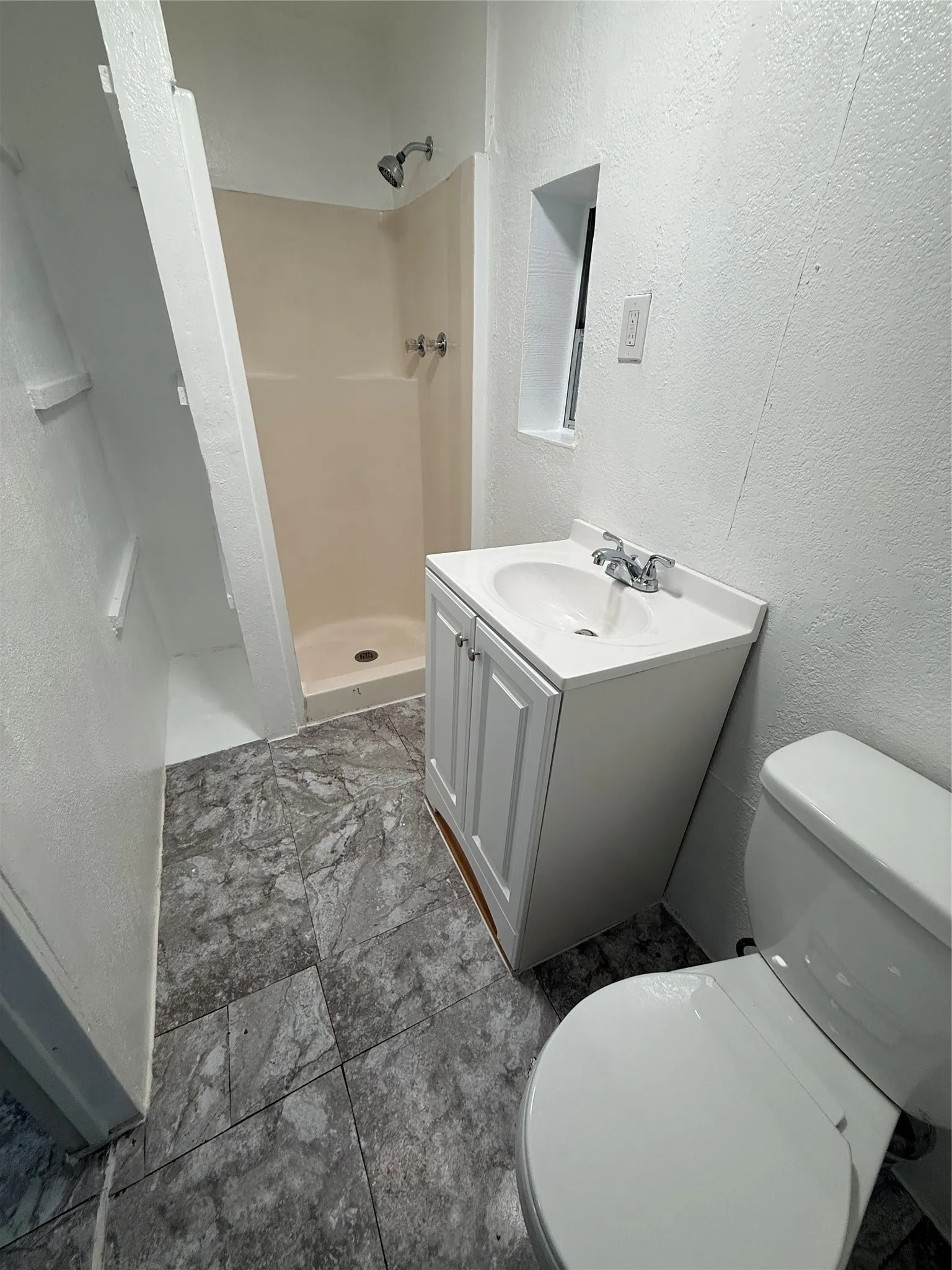 Single Family Residence For Sale in Dallas County , 3055 Frio Drive, Dallas, Texas 75216, 2 Bedrooms, 1 Bathroom, Garage spaces, 1,015 Sqft, built in 1948, Price $225,000, mls#21283744, Real Estate Agent in Dallas, Homes For Sale in Dallas county, Homes For Sale in Dallas, Realtor in Dallas Texas, Real Estate Brokerage Independent Realty Texas, Luminita Cordes Realtor