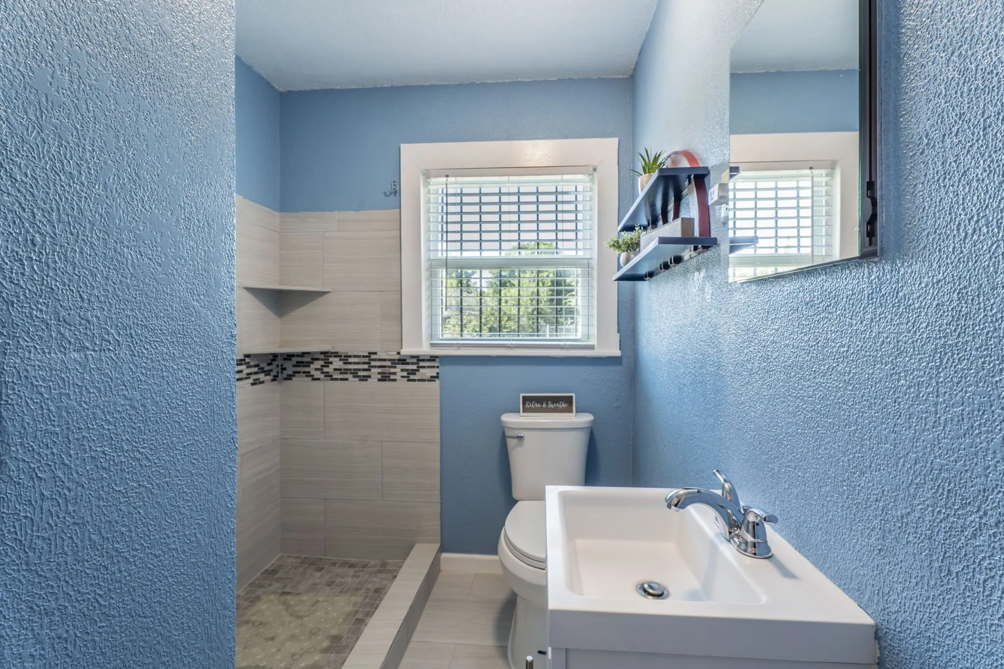 Single Family Residence For Sale in Dallas County , 3055 Frio Drive, Dallas, Texas 75216, 2 Bedrooms, 1 Bathroom, Garage spaces, 1,015 Sqft, built in 1948, Price $225,000, mls#21283744, Real Estate Agent in Dallas, Homes For Sale in Dallas county, Homes For Sale in Dallas, Realtor in Dallas Texas, Real Estate Brokerage Independent Realty Texas, Luminita Cordes Realtor