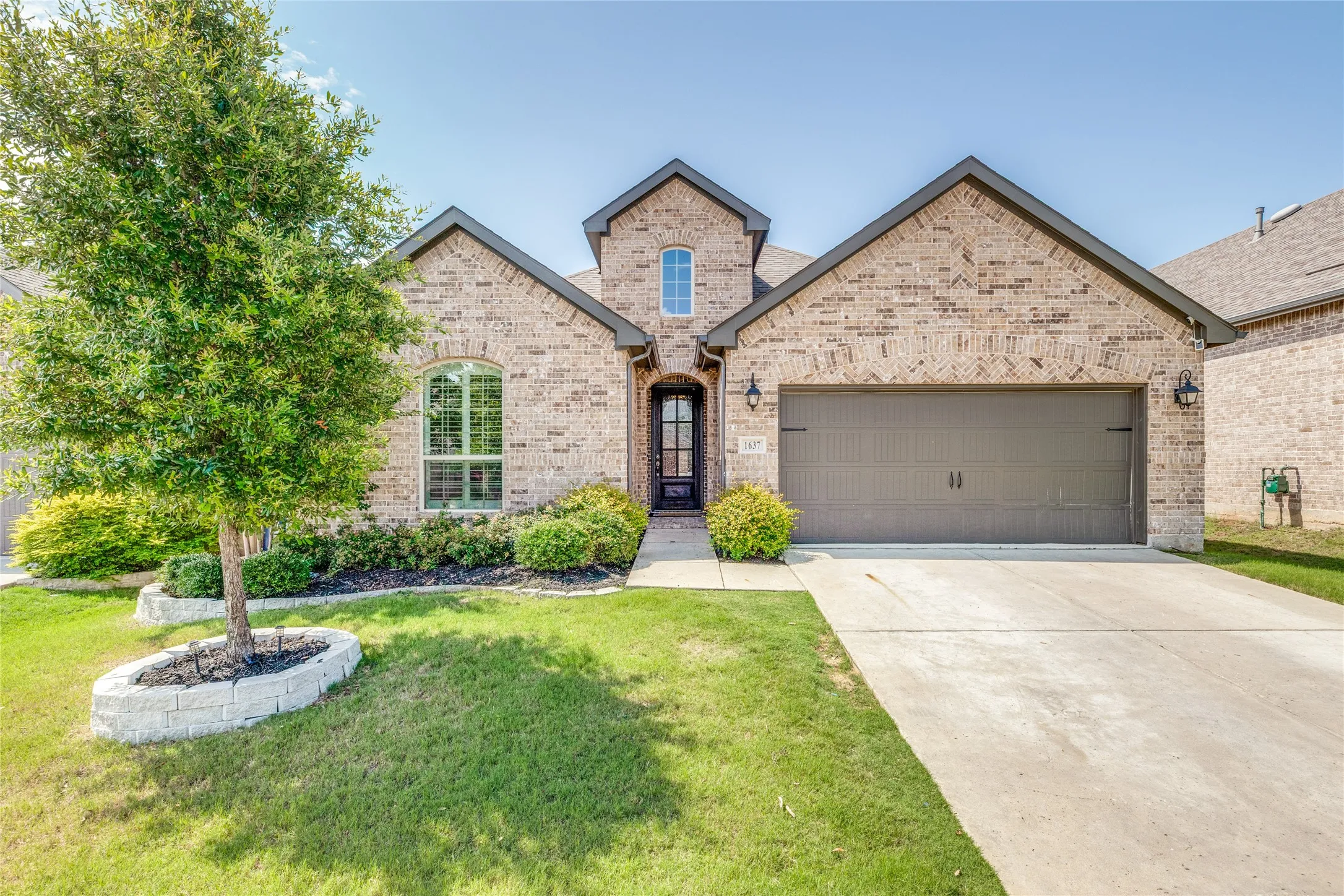 Single Family Residence For Sale in Collin County , 1637 Snowdrop Drive, Celina, Texas 75078, 4 Bedroom, 3 Bathroom, 2 Garage spaces, 2,346 Sqft, built in 2020, mls#21284678, Real Estate Agent in Celina, Homes For Sale in Collin county, Homes For Sale in Celina, Realtor in Celina Texas, Real Estate Brokerage Independent Realty Texas, Luminita Cordes Realtor