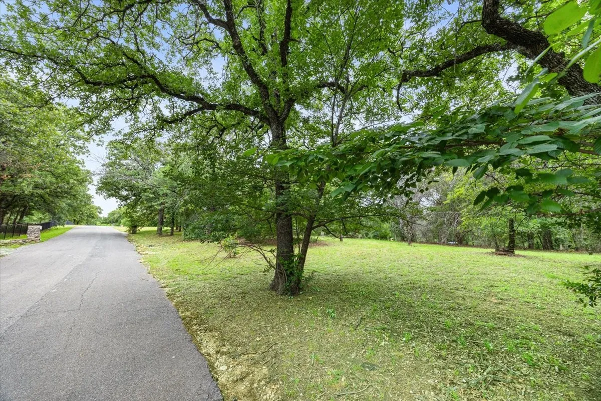 Improved Land For Sale in Tarrant County , 3330 Southlake Park Road, Southlake, Texas 76092, 0, 0, Garage spaces, 0 Sqft, built in 1965, Price $899,000, mls#21284004, Real Estate Agent in Southlake, Homes For Sale in Tarrant county, Homes For Sale in Southlake, Realtor in Southlake Texas, Real Estate Brokerage Independent Realty Texas, Luminita Cordes Realtor