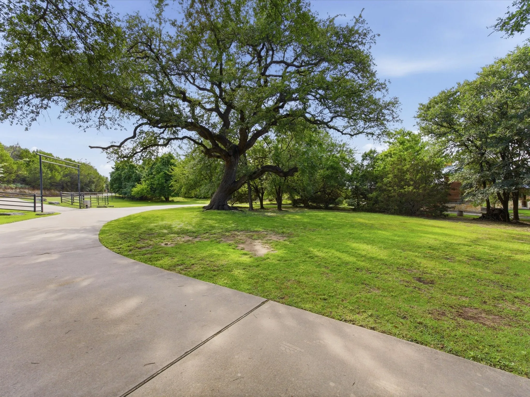 Single Family Residence For Sale in Parker County , 151 Trinity Bluffs Road, Aledo, Texas 76008, 5 Bedrooms, 5 Bathrooms, 3 Garage spaces, 6,924 Sqft, built in 2000, Price $6,499,000, mls#21280807, Real Estate Agent in Aledo, Homes For Sale in Parker county, Homes For Sale in Aledo, Realtor in Aledo Texas, Real Estate Brokerage Independent Realty Texas, Luminita Cordes Realtor