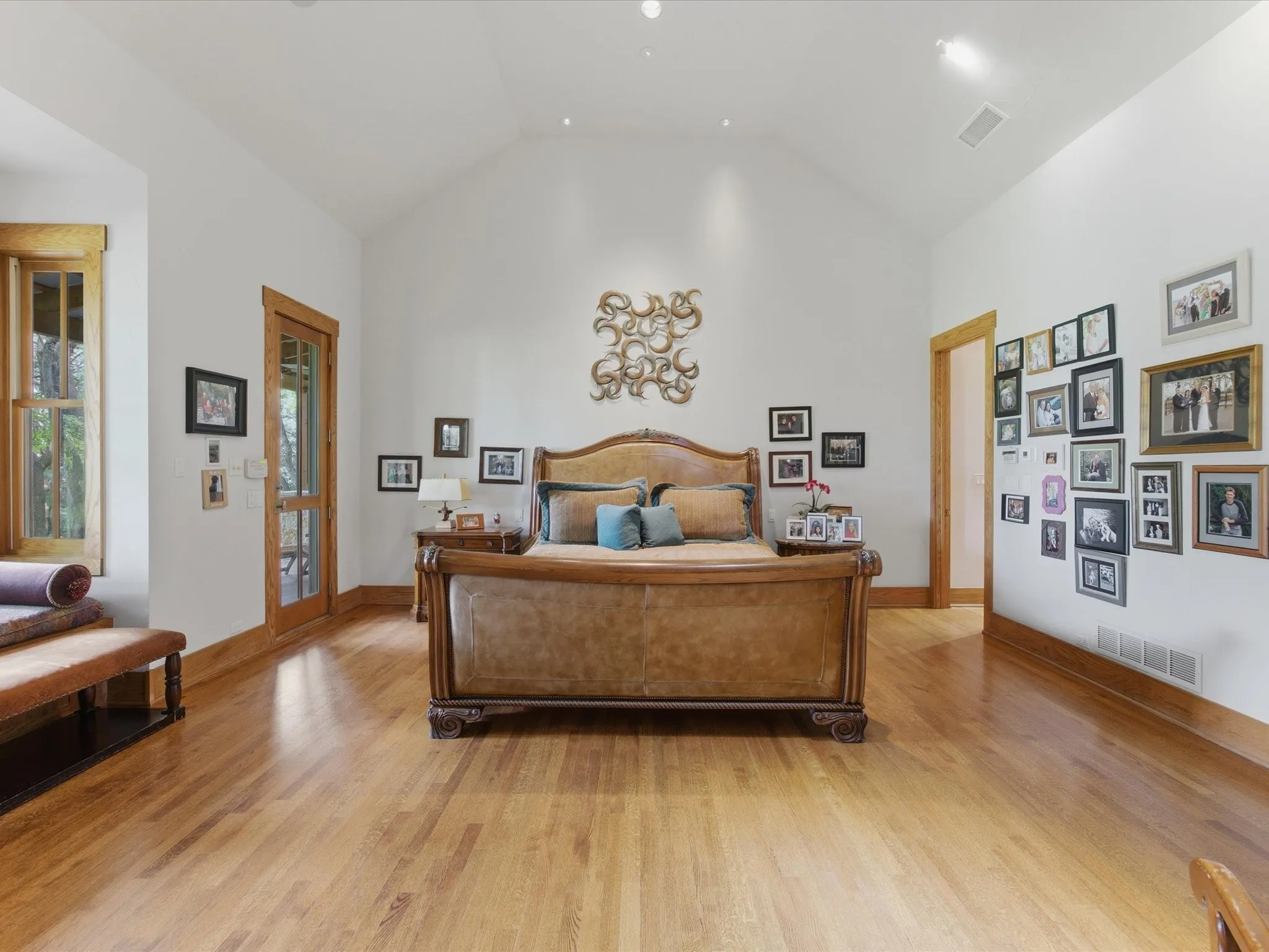 Single Family Residence For Sale in Parker County , 151 Trinity Bluffs Road, Aledo, Texas 76008, 5 Bedrooms, 5 Bathrooms, 3 Garage spaces, 6,924 Sqft, built in 2000, Price $6,499,000, mls#21280807, Real Estate Agent in Aledo, Homes For Sale in Parker county, Homes For Sale in Aledo, Realtor in Aledo Texas, Real Estate Brokerage Independent Realty Texas, Luminita Cordes Realtor