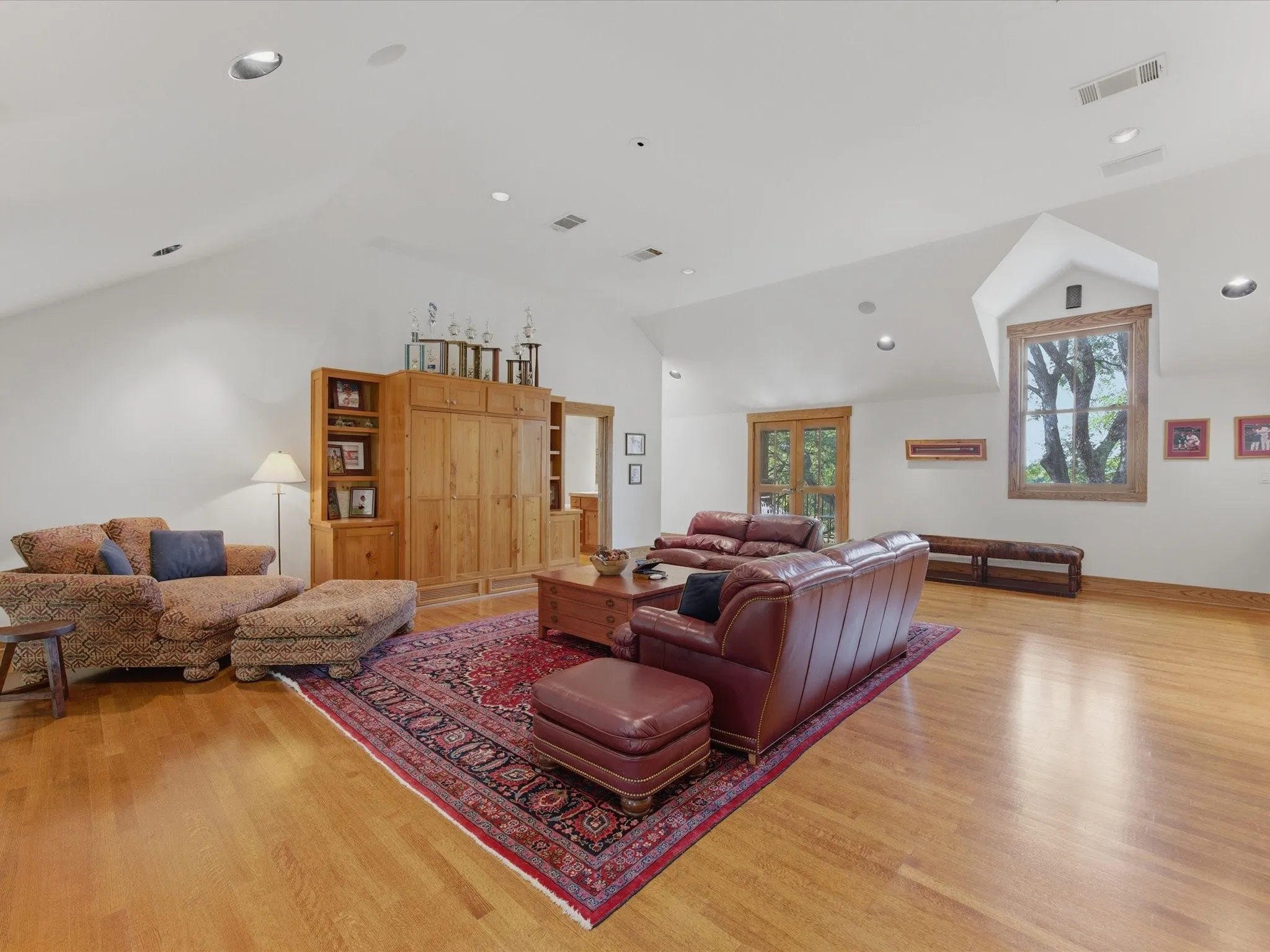 Single Family Residence For Sale in Parker County , 151 Trinity Bluffs Road, Aledo, Texas 76008, 5 Bedrooms, 5 Bathrooms, 3 Garage spaces, 6,924 Sqft, built in 2000, Price $6,499,000, mls#21280807, Real Estate Agent in Aledo, Homes For Sale in Parker county, Homes For Sale in Aledo, Realtor in Aledo Texas, Real Estate Brokerage Independent Realty Texas, Luminita Cordes Realtor