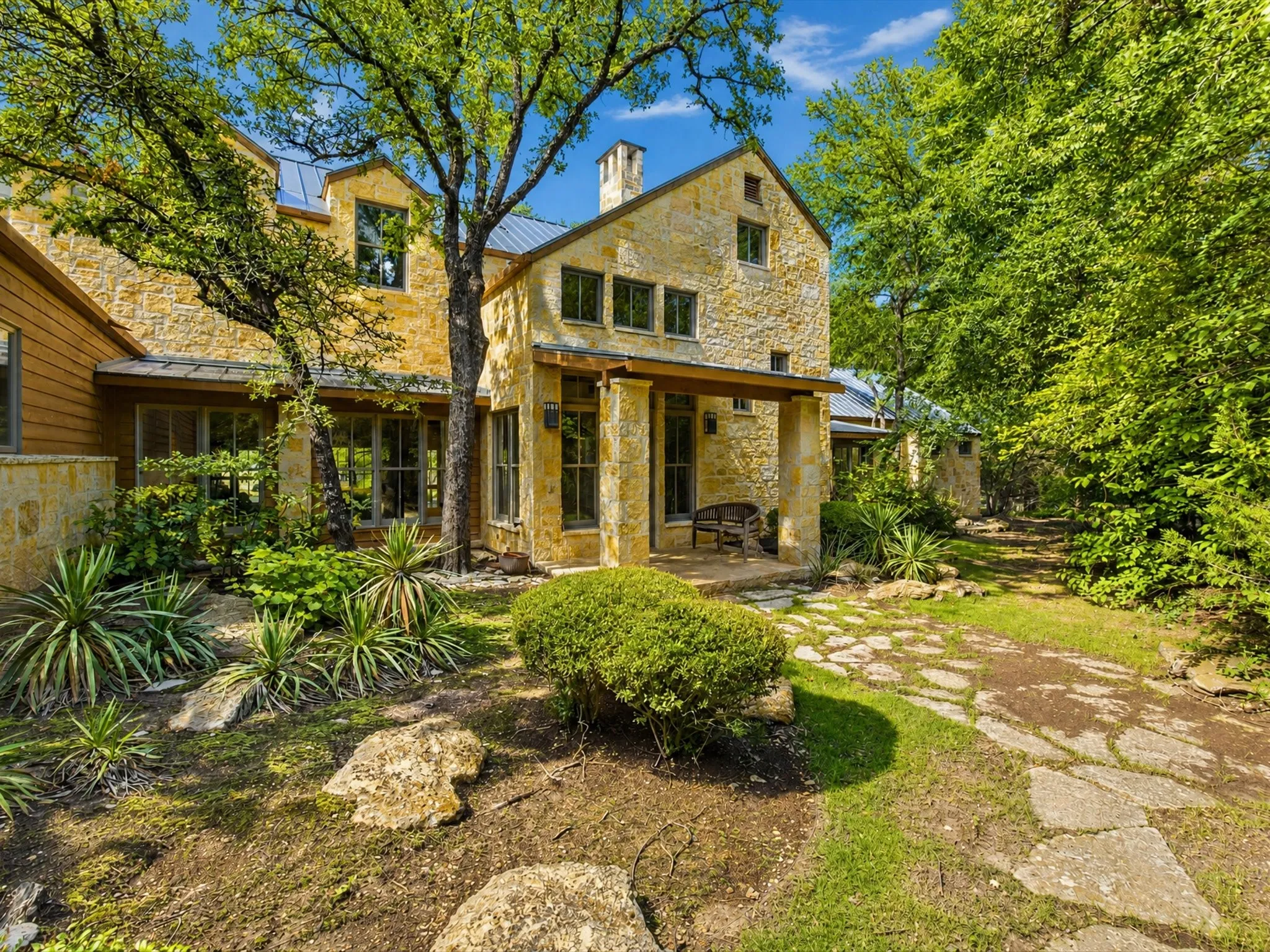 Single Family Residence For Sale in Parker County , 151 Trinity Bluffs Road, Aledo, Texas 76008, 5 Bedrooms, 5 Bathrooms, 3 Garage spaces, 6,924 Sqft, built in 2000, Price $6,499,000, mls#21280807, Real Estate Agent in Aledo, Homes For Sale in Parker county, Homes For Sale in Aledo, Realtor in Aledo Texas, Real Estate Brokerage Independent Realty Texas, Luminita Cordes Realtor