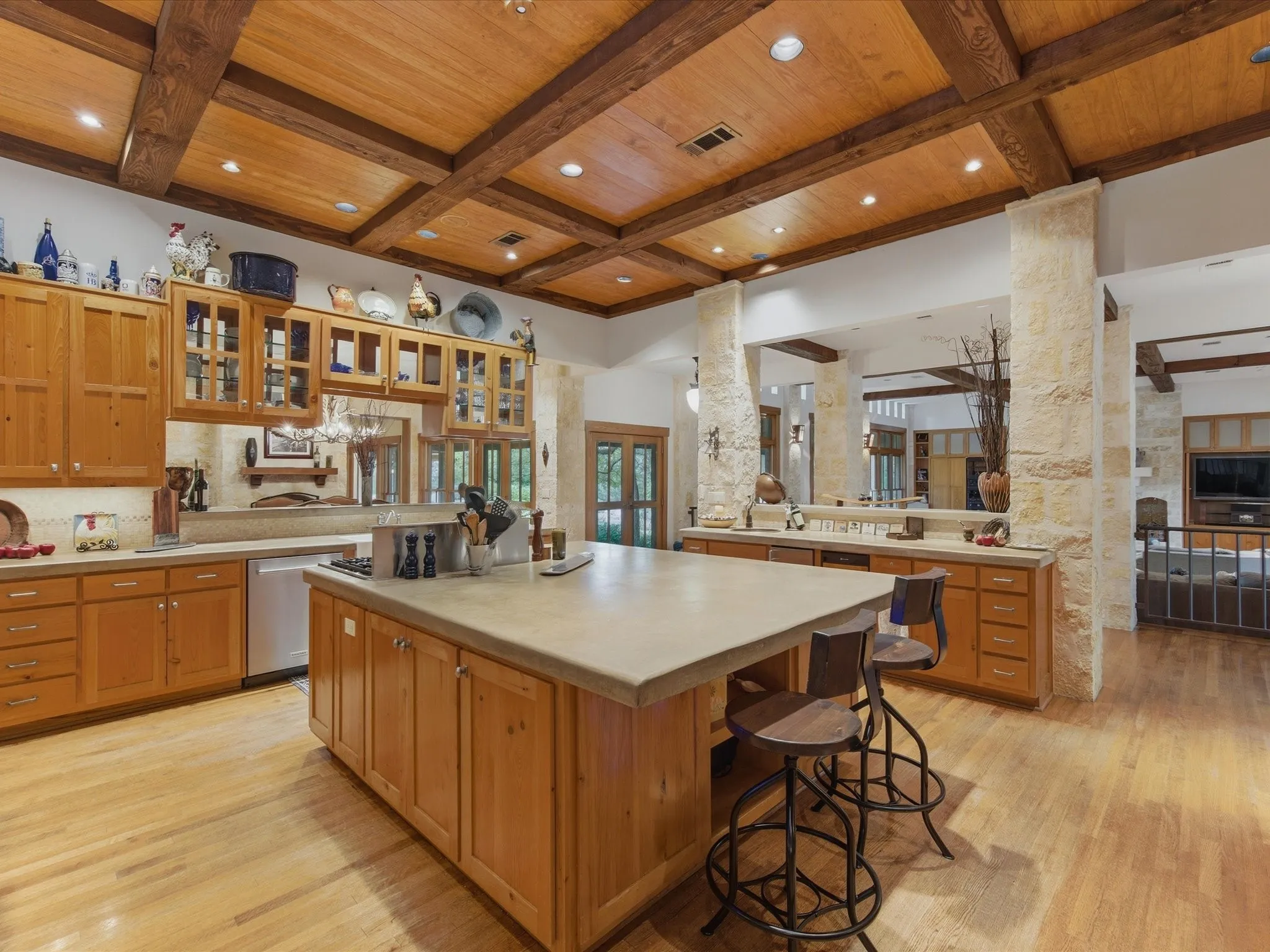 Single Family Residence For Sale in Parker County , 151 Trinity Bluffs Road, Aledo, Texas 76008, 5 Bedrooms, 5 Bathrooms, 3 Garage spaces, 6,924 Sqft, built in 2000, Price $6,499,000, mls#21280807, Real Estate Agent in Aledo, Homes For Sale in Parker county, Homes For Sale in Aledo, Realtor in Aledo Texas, Real Estate Brokerage Independent Realty Texas, Luminita Cordes Realtor