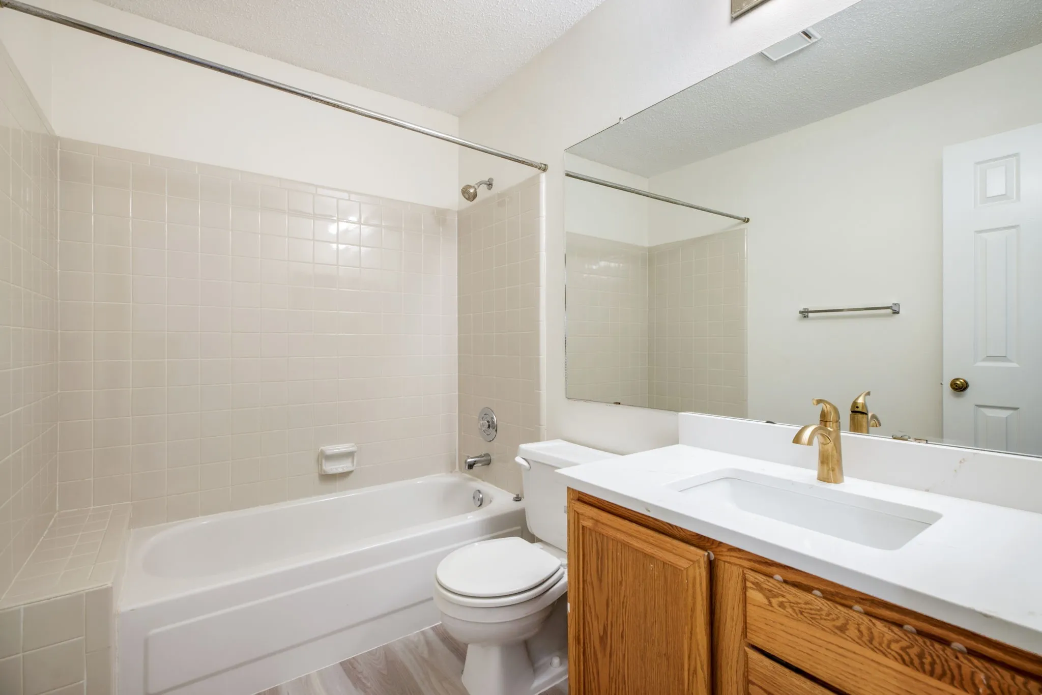 Granite countertops and updated fixtures.