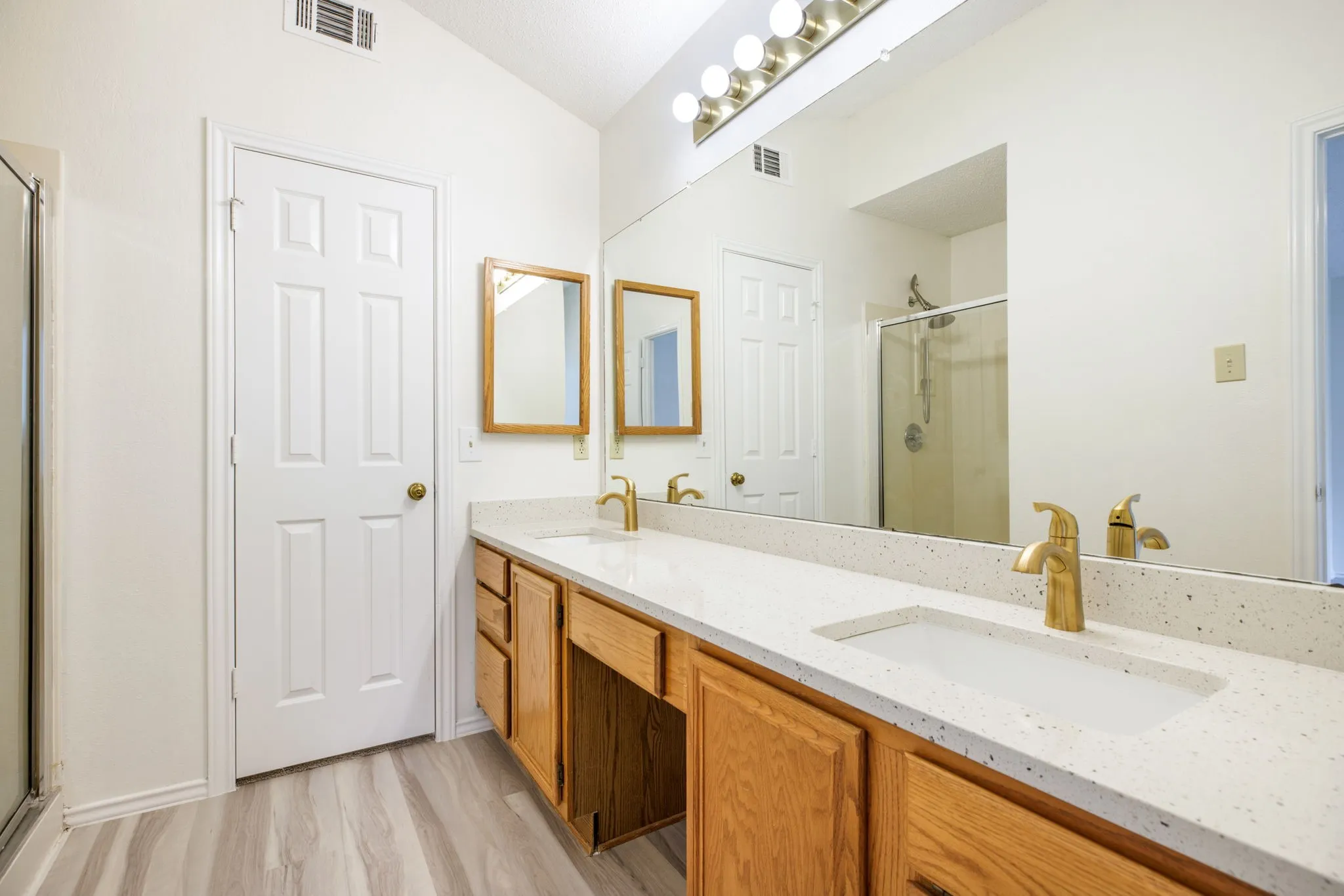 Granite countertops and updated fixtures.