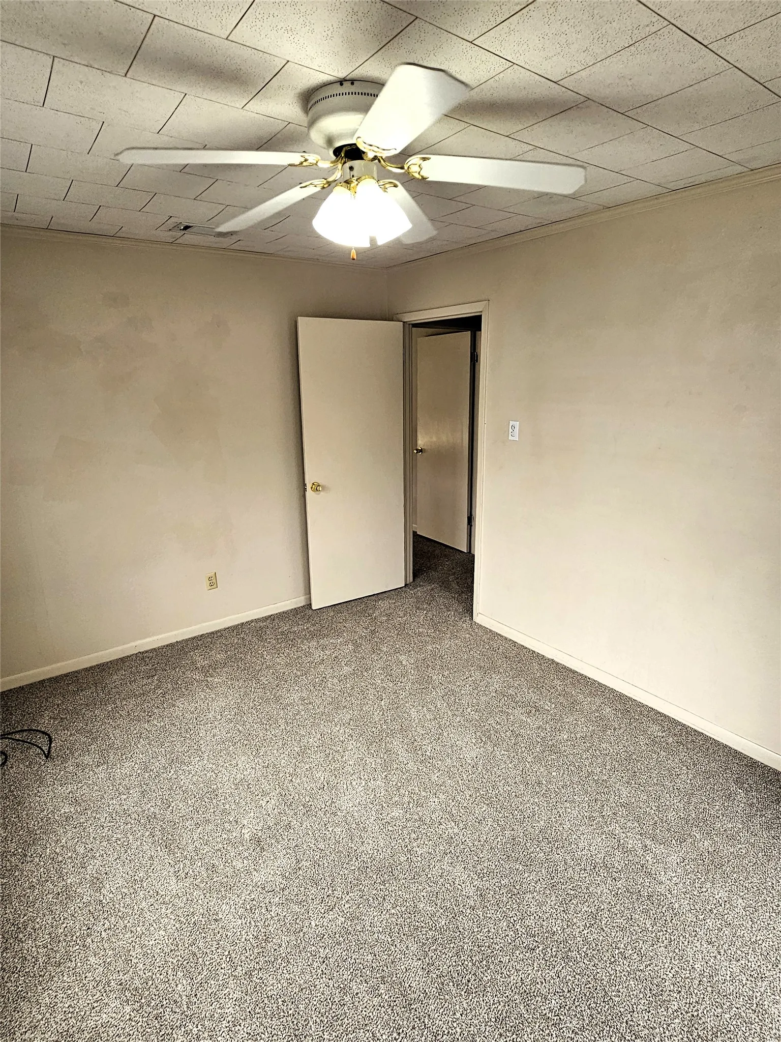 Single Family Residence For Sale in Limestone County , 105 N 3rd Street, Coolidge, Texas 76635, 2 Bedroom, 1 Bathroom, Garage spaces, 952 Sqft, built in 1985, mls#21284267, Real Estate Agent in Coolidge, Homes For Sale in Limestone county, Homes For Sale in Coolidge, Realtor in Coolidge Texas, Real Estate Brokerage Independent Realty Texas, Luminita Cordes Realtor