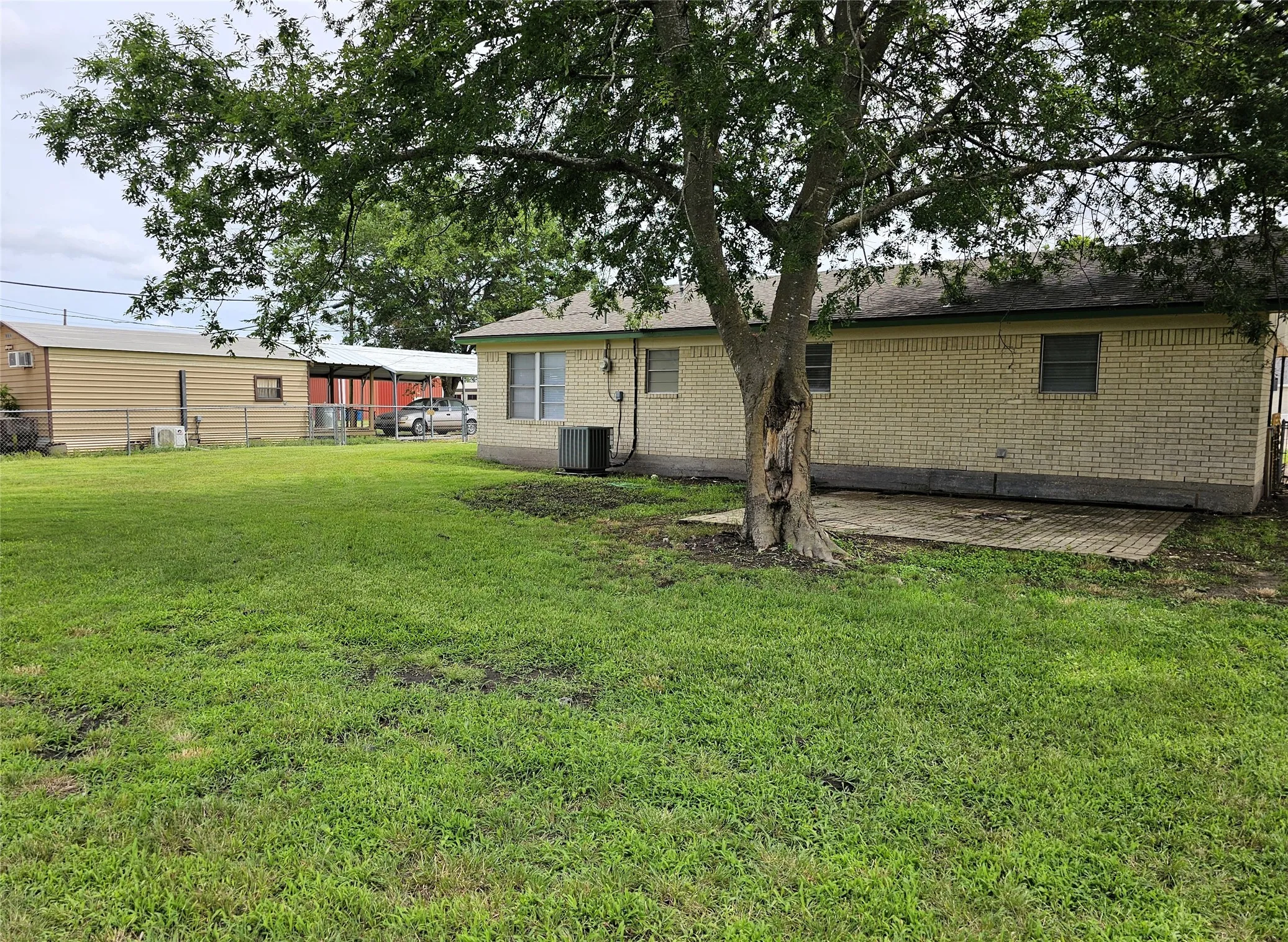 Single Family Residence For Sale in Limestone County , 105 N 3rd Street, Coolidge, Texas 76635, 2 Bedroom, 1 Bathroom, Garage spaces, 952 Sqft, built in 1985, mls#21284267, Real Estate Agent in Coolidge, Homes For Sale in Limestone county, Homes For Sale in Coolidge, Realtor in Coolidge Texas, Real Estate Brokerage Independent Realty Texas, Luminita Cordes Realtor