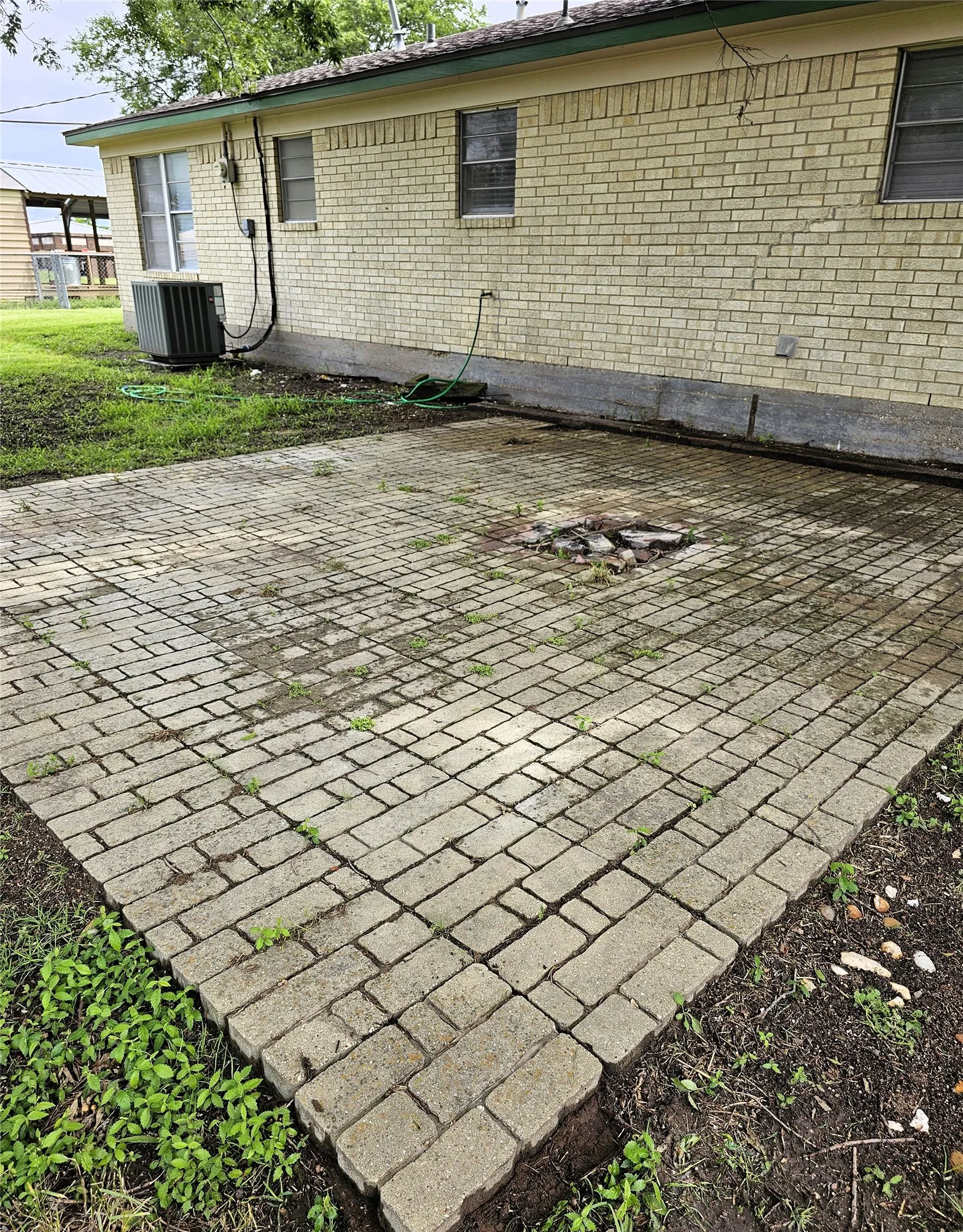 Single Family Residence For Sale in Limestone County , 105 N 3rd Street, Coolidge, Texas 76635, 2 Bedroom, 1 Bathroom, Garage spaces, 952 Sqft, built in 1985, mls#21284267, Real Estate Agent in Coolidge, Homes For Sale in Limestone county, Homes For Sale in Coolidge, Realtor in Coolidge Texas, Real Estate Brokerage Independent Realty Texas, Luminita Cordes Realtor