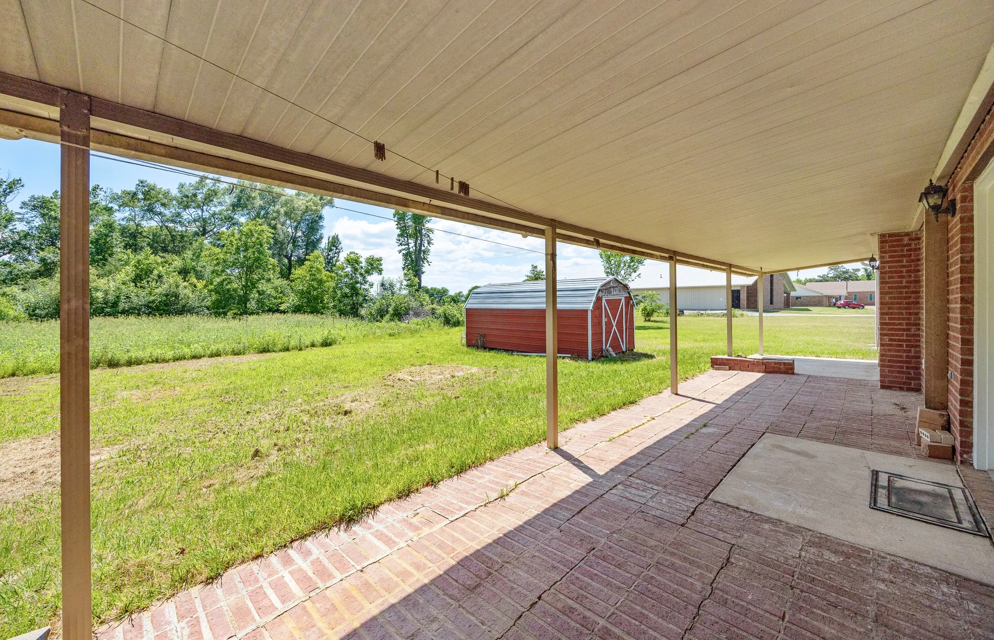 Single Family Residence For Sale in Smith County , 13091 Fm 344 W, Bullard, Texas 75757, 3 Bedroom, 3 Bathroom, 2 Garage spaces, 1,840 Sqft, built in 2002, mls#21280382, Real Estate Agent in Bullard, Homes For Sale in Smith county, Homes For Sale in Bullard, Realtor in Bullard Texas, Real Estate Brokerage Independent Realty Texas, Luminita Cordes Realtor