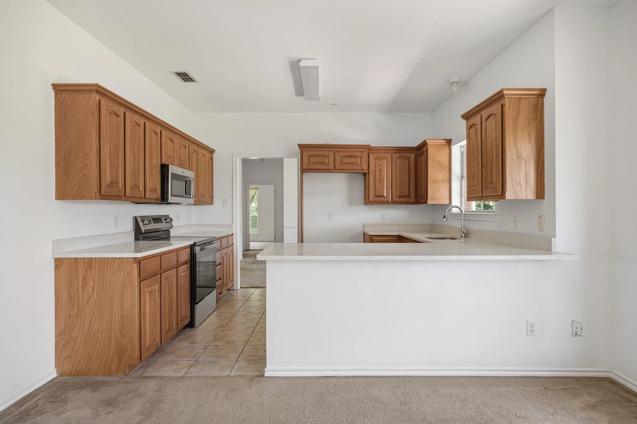Single Family Residence For Sale in Smith County , 13091 Fm 344 W, Bullard, Texas 75757, 3 Bedroom, 3 Bathroom, 2 Garage spaces, 1,840 Sqft, built in 2002, mls#21280382, Real Estate Agent in Bullard, Homes For Sale in Smith county, Homes For Sale in Bullard, Realtor in Bullard Texas, Real Estate Brokerage Independent Realty Texas, Luminita Cordes Realtor